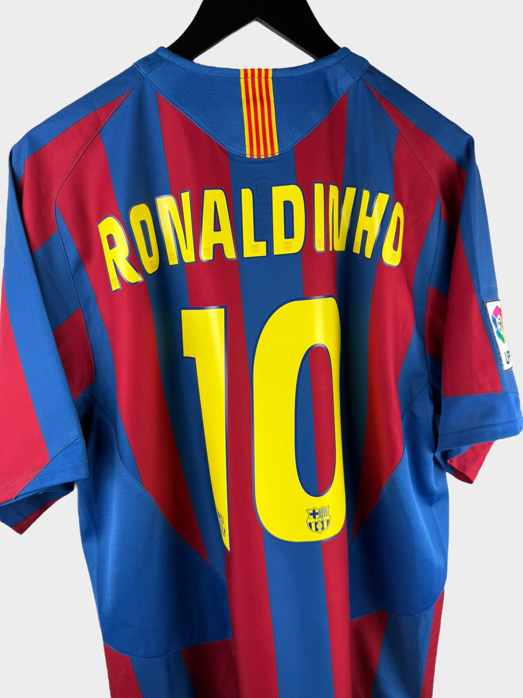 2005-06 BARCELONA THUISSHIRT RONALDINHO #10 L