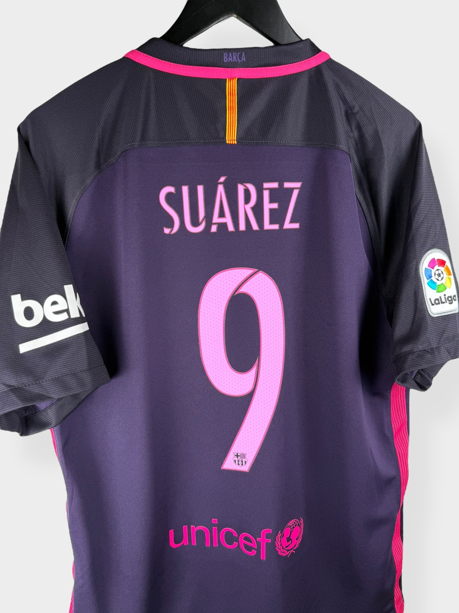 2016-17 BARCELONA AWAY SHIRT SUAREZ #9 L