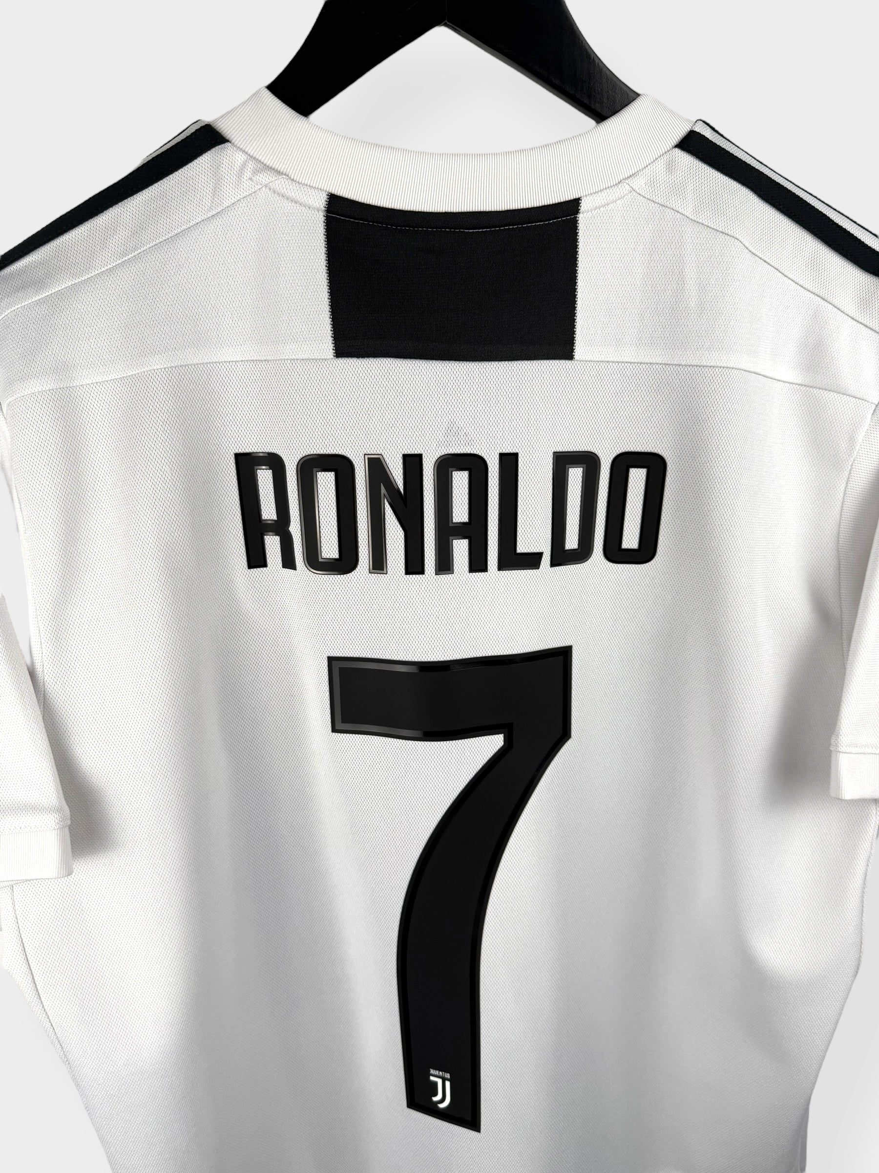 2018-19 JUVENTUS HOME SHIRT RONALDO #7 L