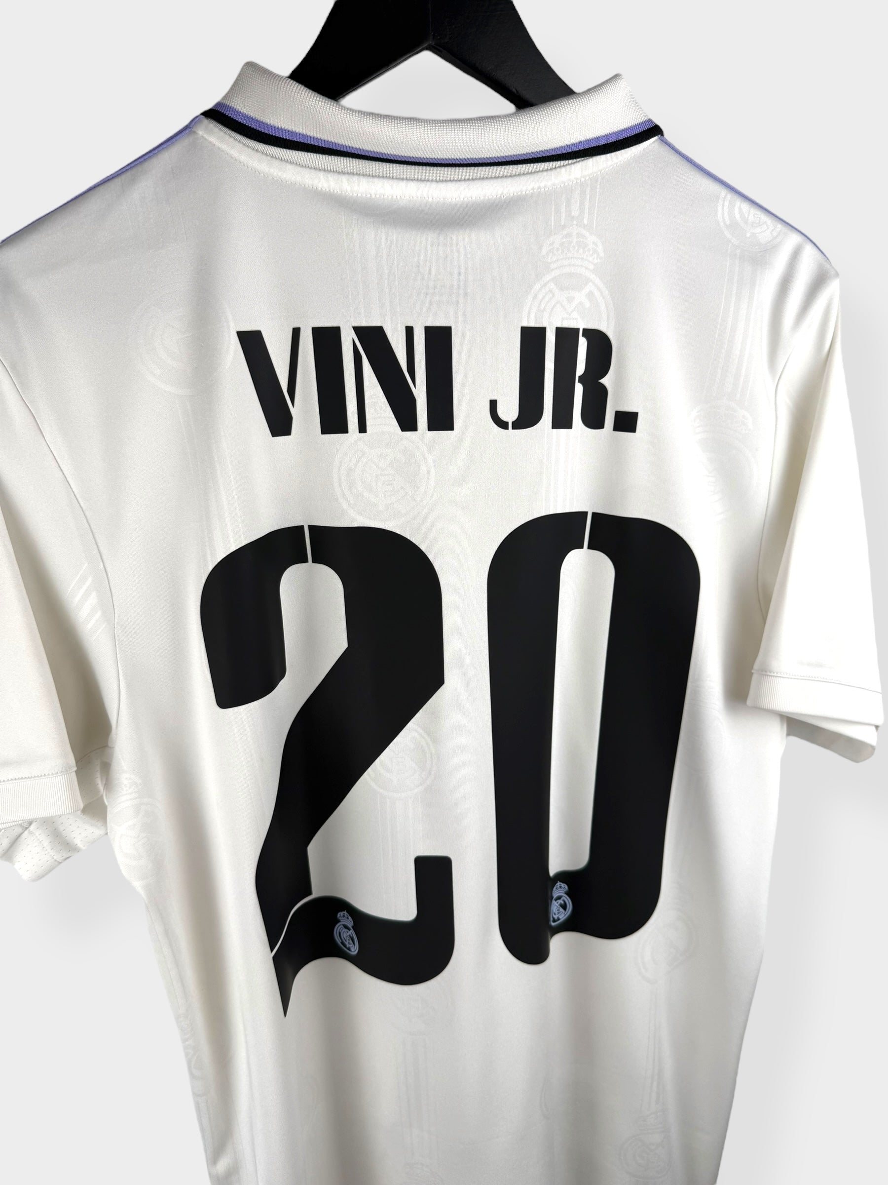 2022-23 REAL MADRID THUISSHIRT VINI. JR #20 M