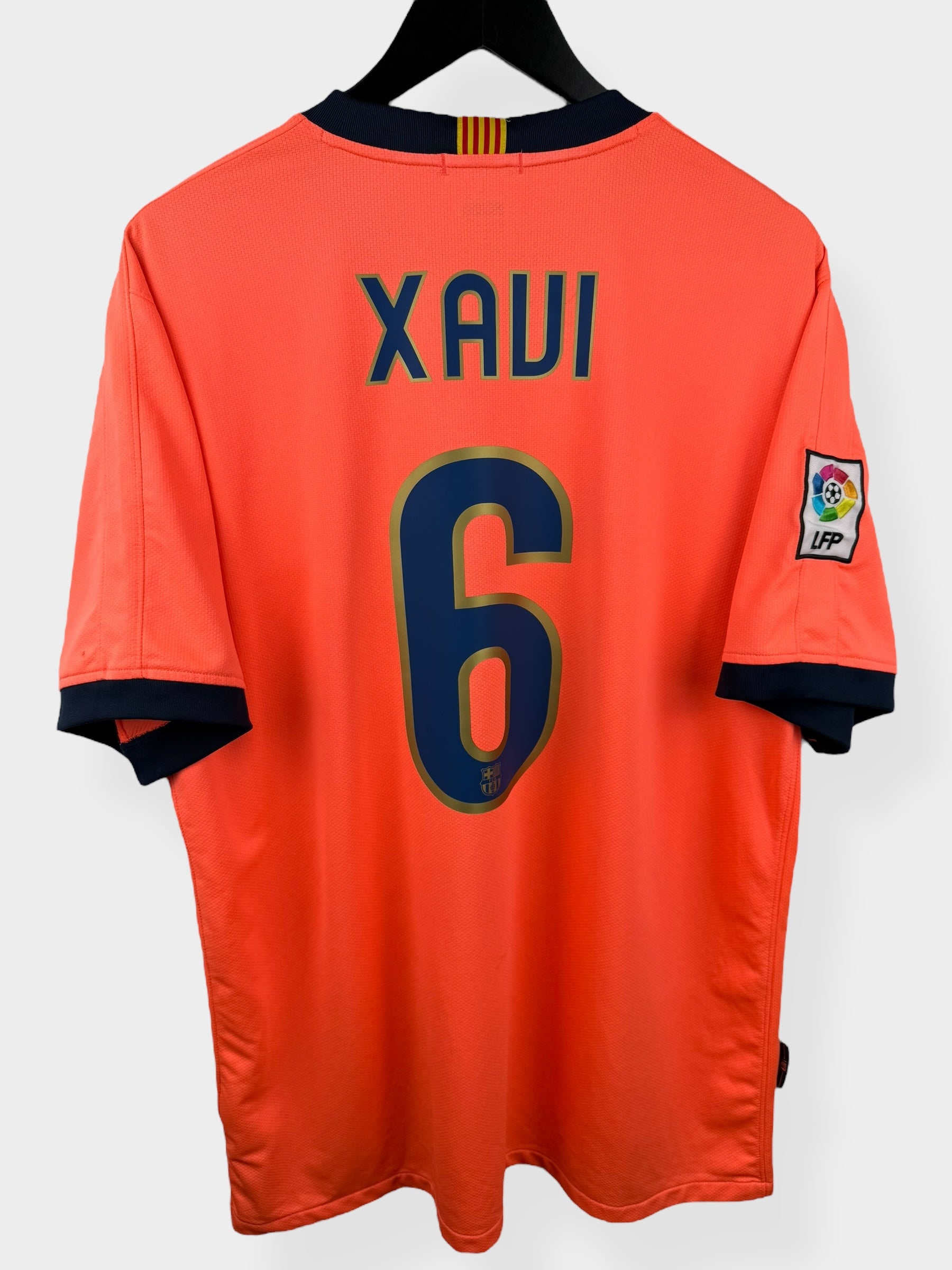 2009-10 BARCELONA AWAY SHIRT XAVI #6 XL