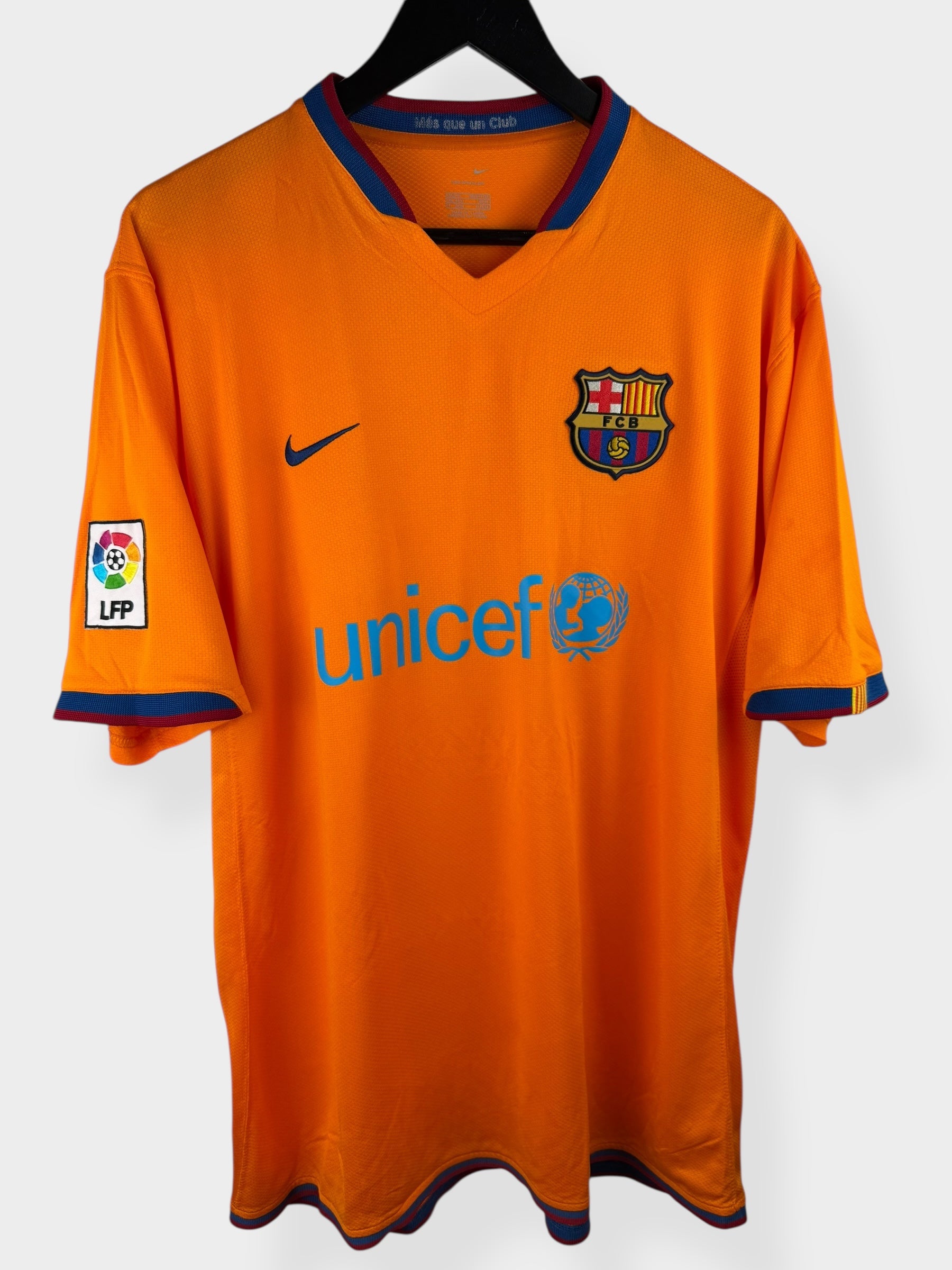 2006-07 BARCELONA AWAY SHIRT MESSI #19 XL