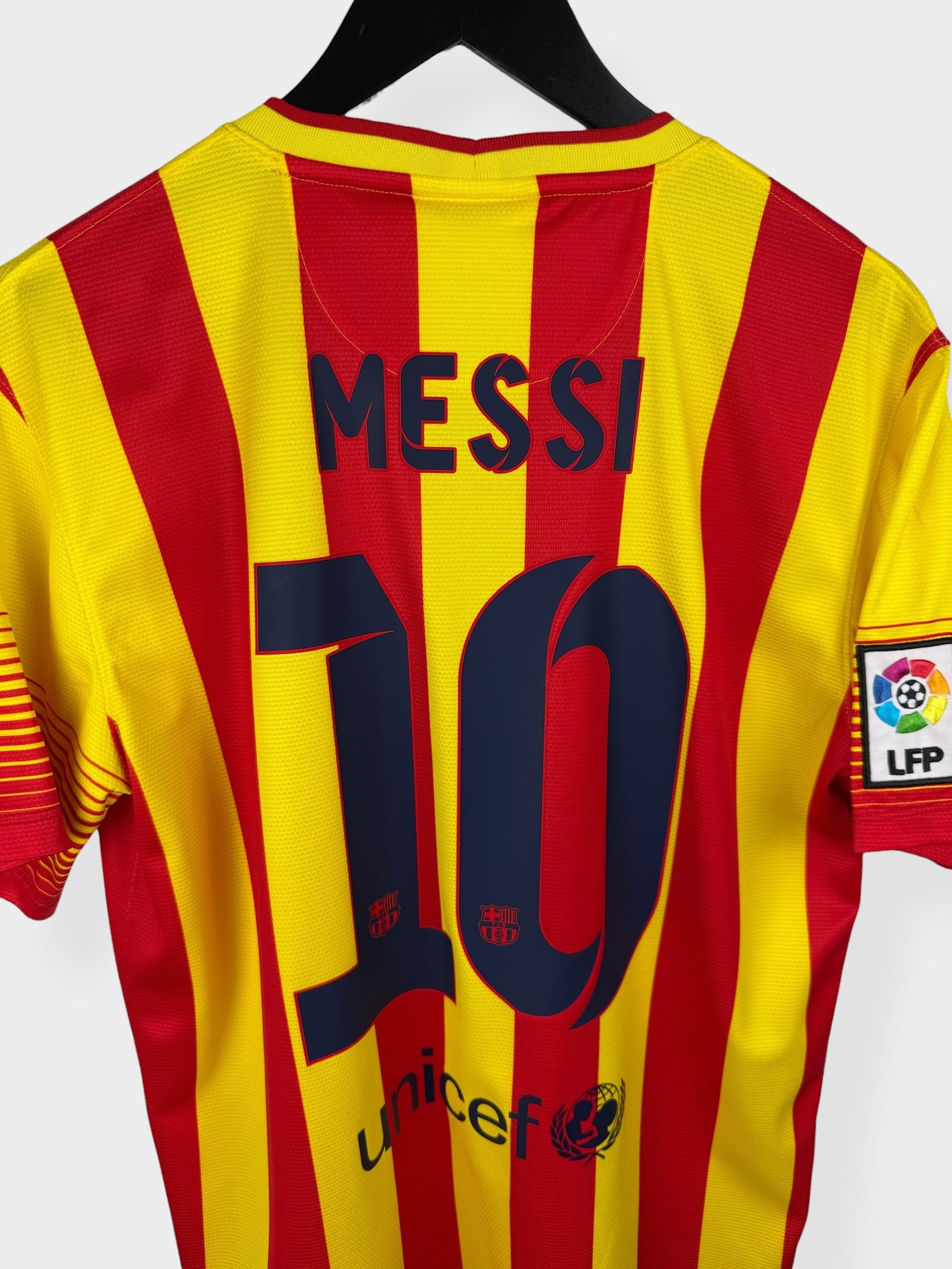 2013-14 BARCELONA AWAY SHIRT MESSI #10 M
