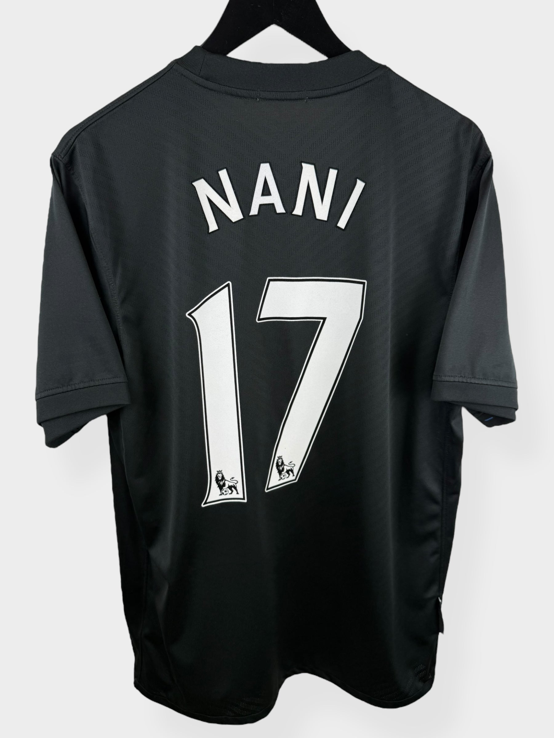 2009-10 MANCHESTER UNITED AWAY SHIRT NANI #17 L