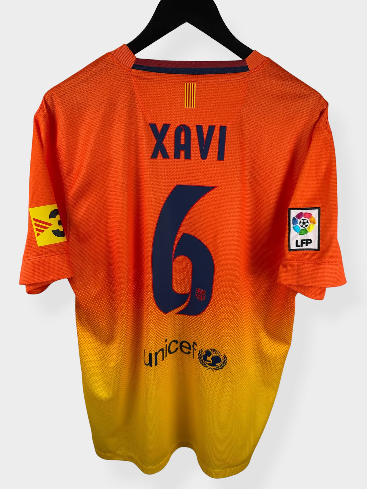 2012-13 BARCELONA AWAY SHIRT XAVI #6 L