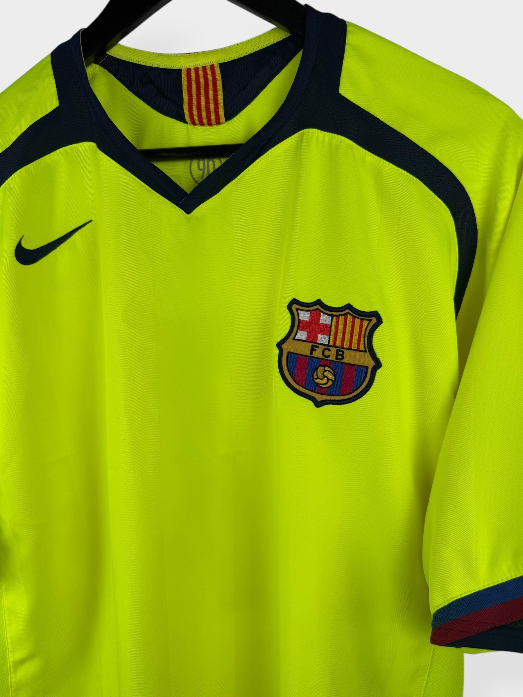 2005-06 BARCELONA UITSHIRT LARSSON # 7 XL