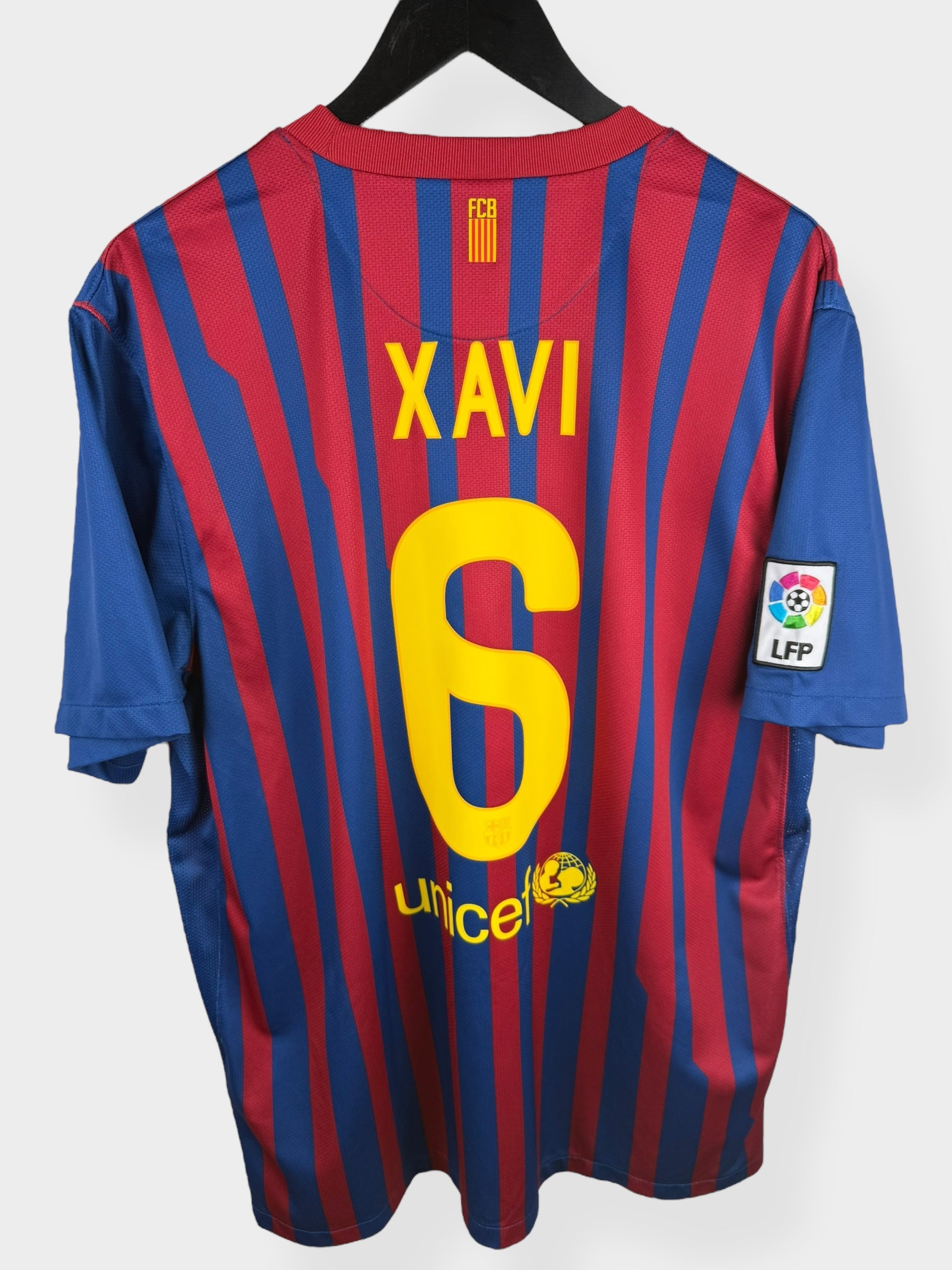 2011-12 BARCELONA HOME SHIRT XAVI #6 XL