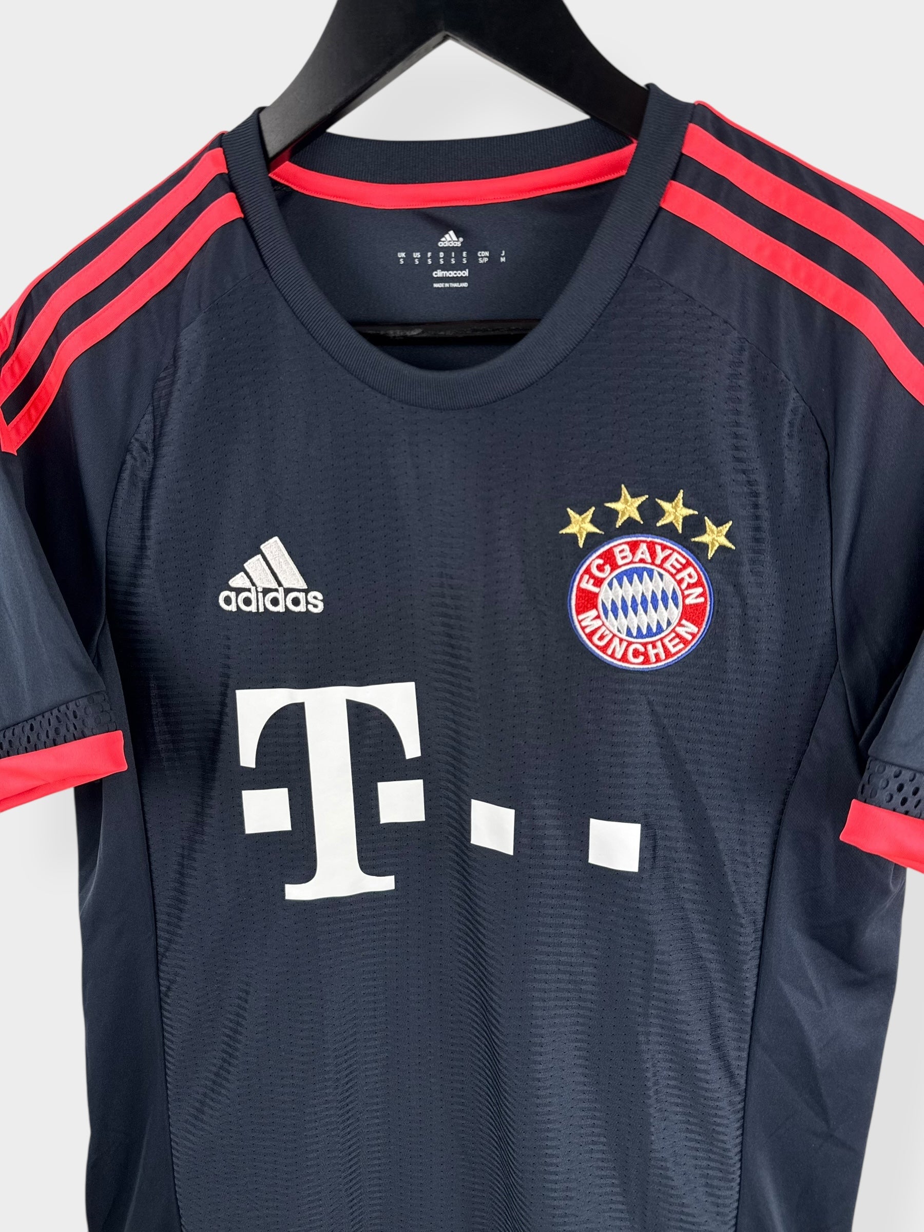 2015-16 BAYERN MUNICH THIRD SHIRT S - Authentic Football Club