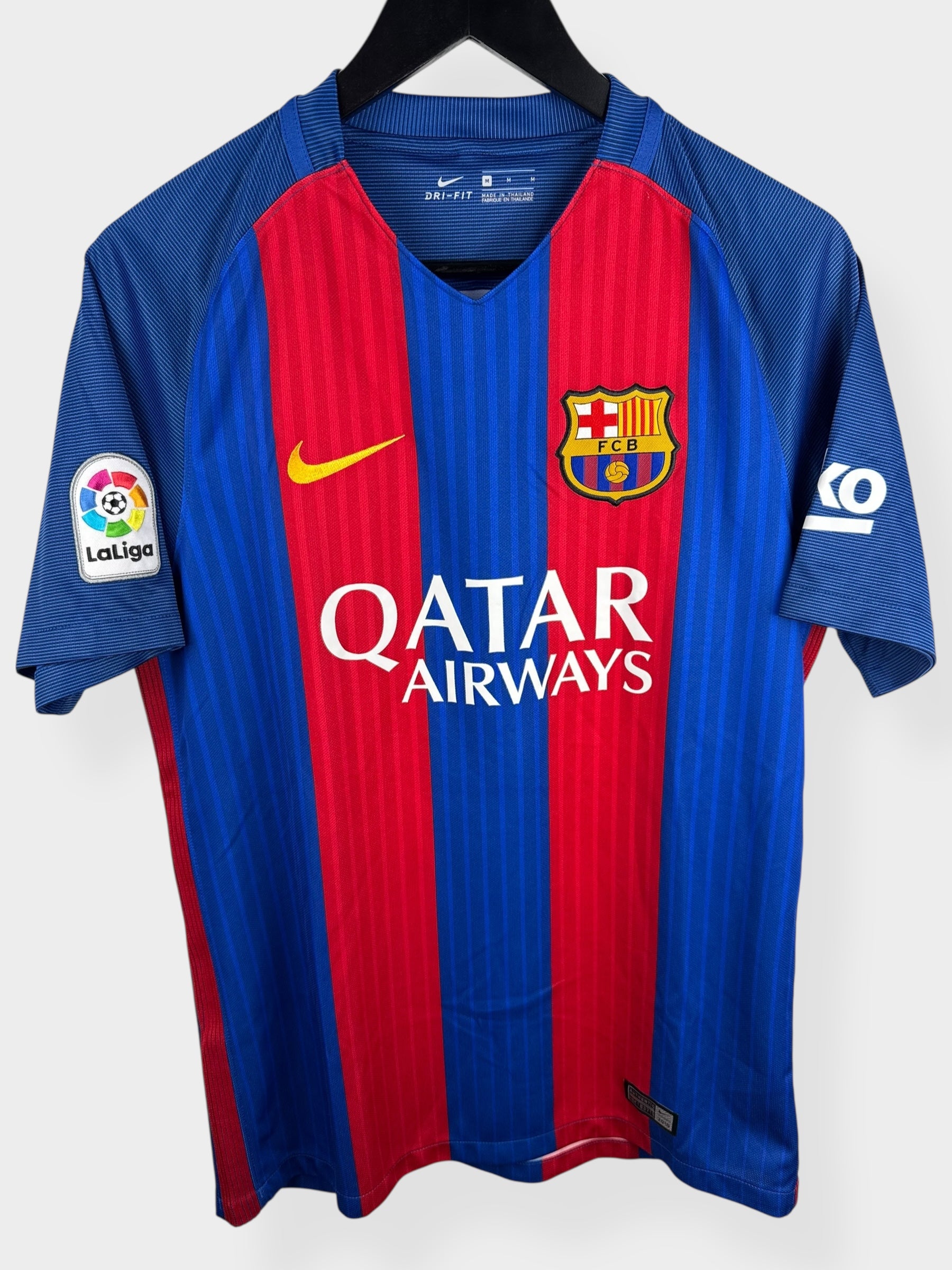 2016-17 BARCELONA HOME SHIRT SUAREZ #9 M