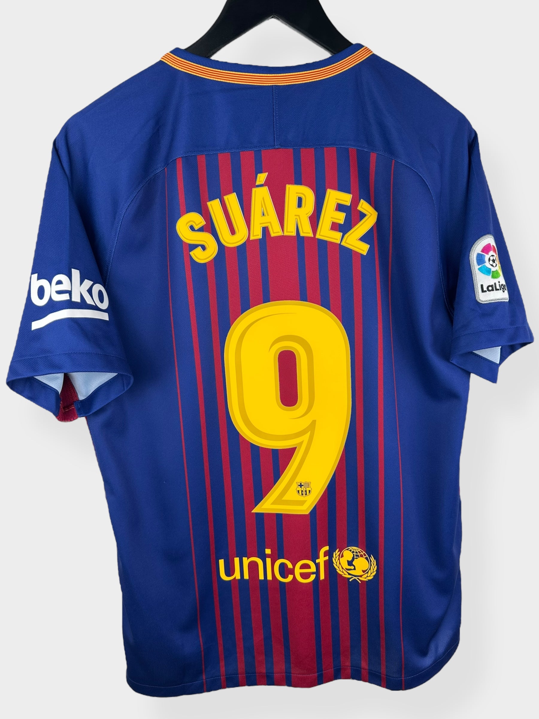 2017-18 BARCELONA HOME SHIRT SUAREZ #9 M