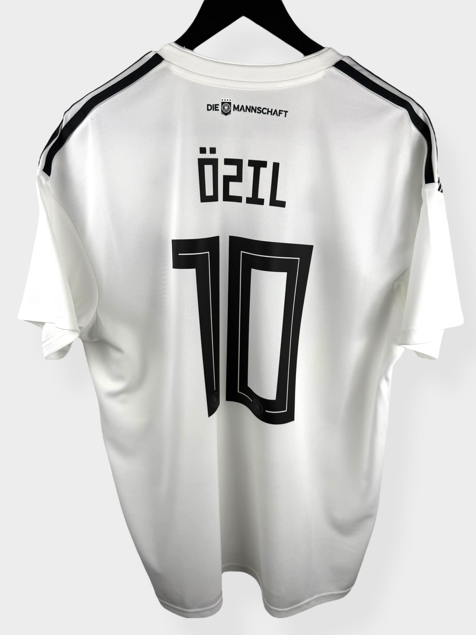 2018-19 GERMANY HOME SHIRT ÖZIL #10 XL - Authentic Football Club