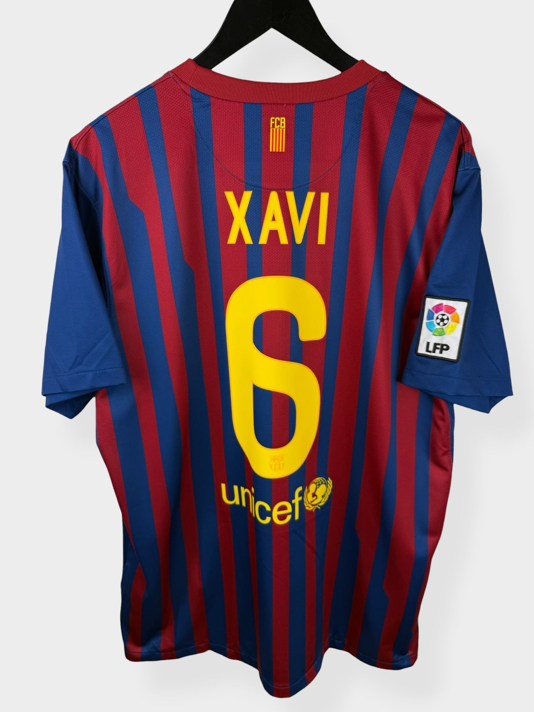 2011-12 BARCELONA HOME SHIRT XAVI #6 XL