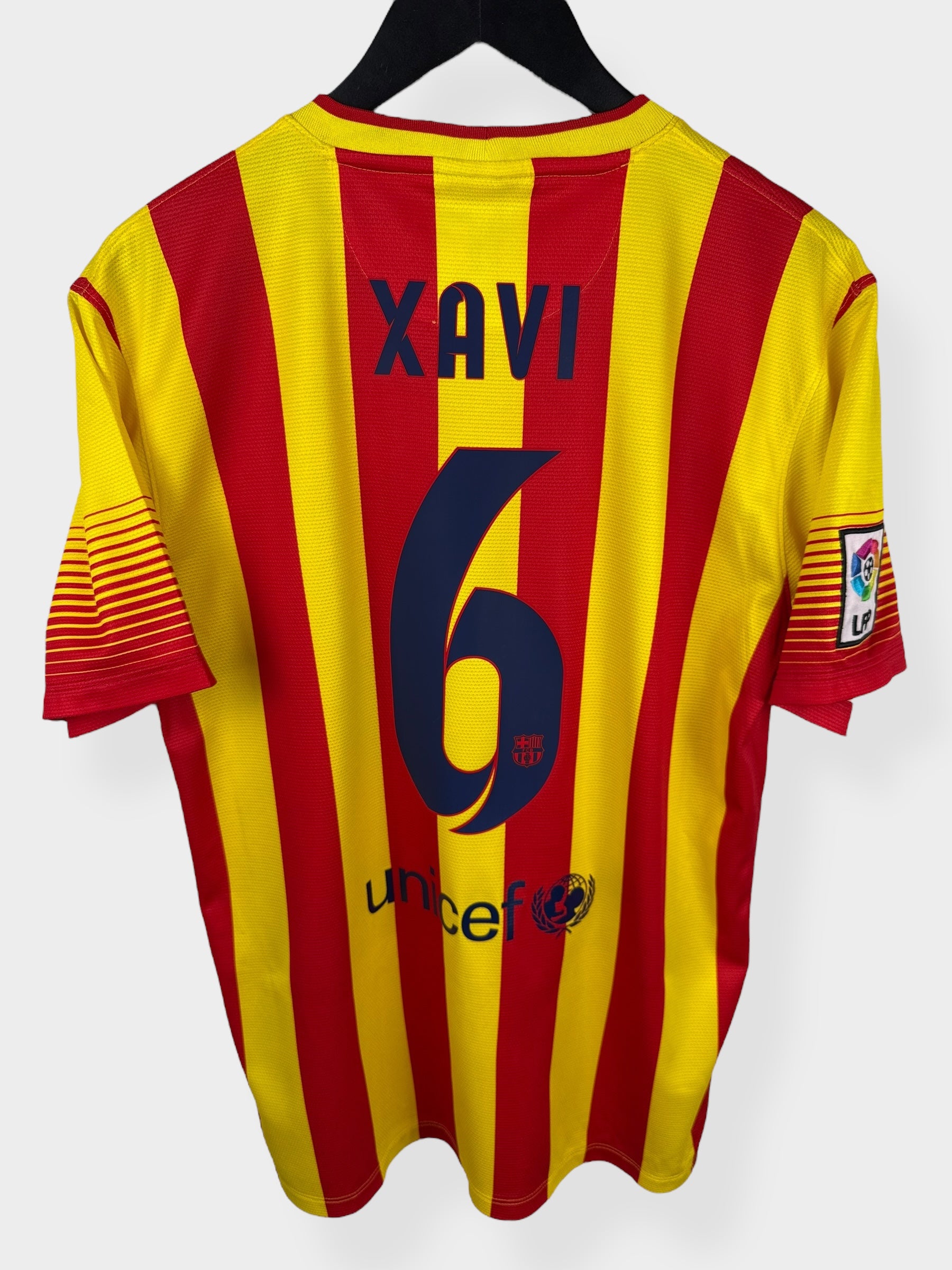 2013-14 BARCELONA AWAY SHIRT XAVI #6 M - Authentic Football Club