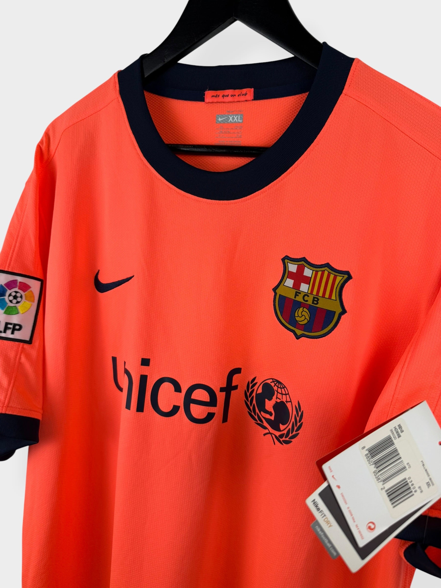 2009-10 BARCELONA AWAY SHIRT MESSI #10 XXL