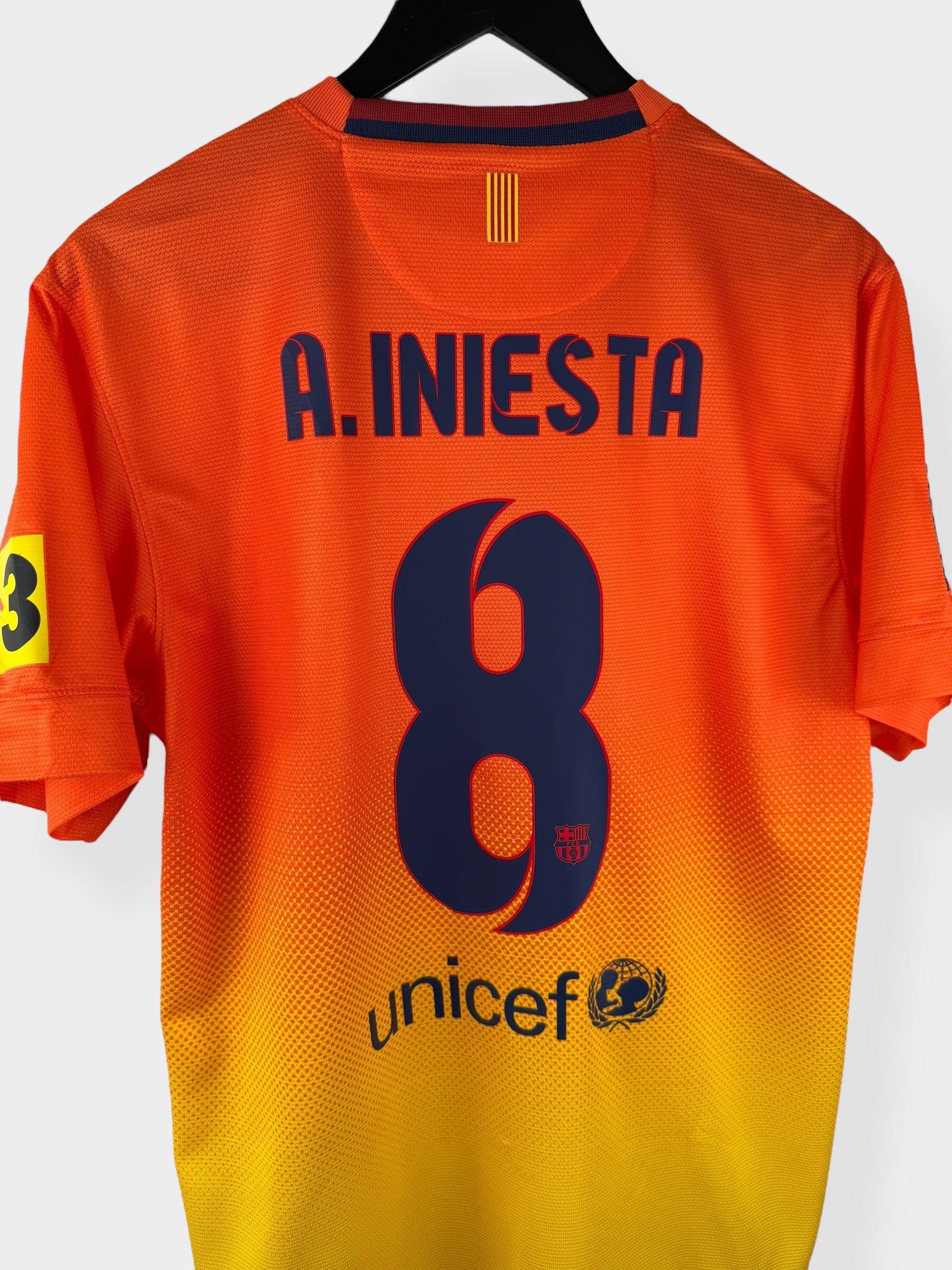 2012-13 BARCELONA UITSHIRT INIESTA #8 M