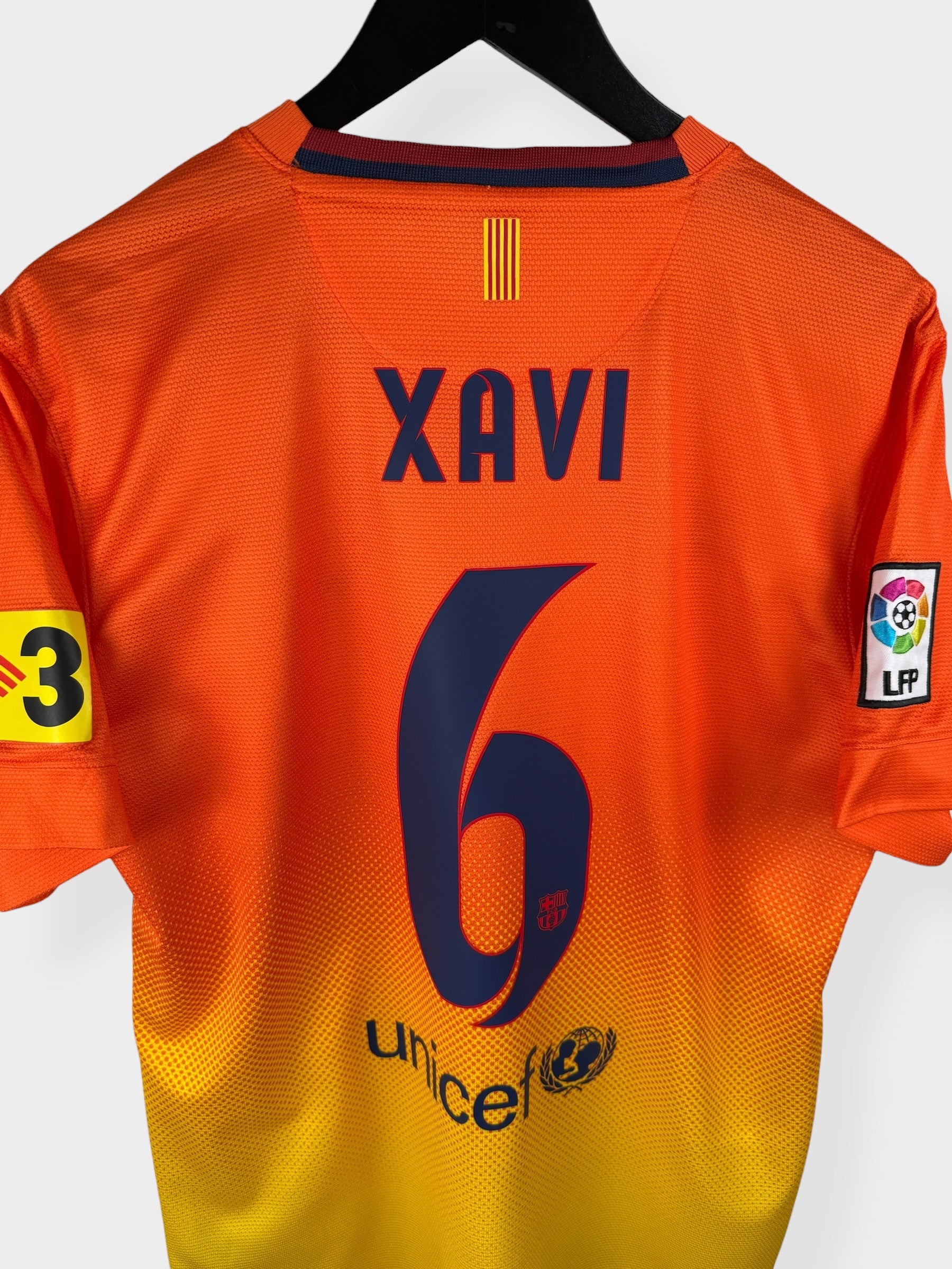 MAILLOT EXTÉRIEUR DE BARCELONE 2012-13 XAVI #6 M