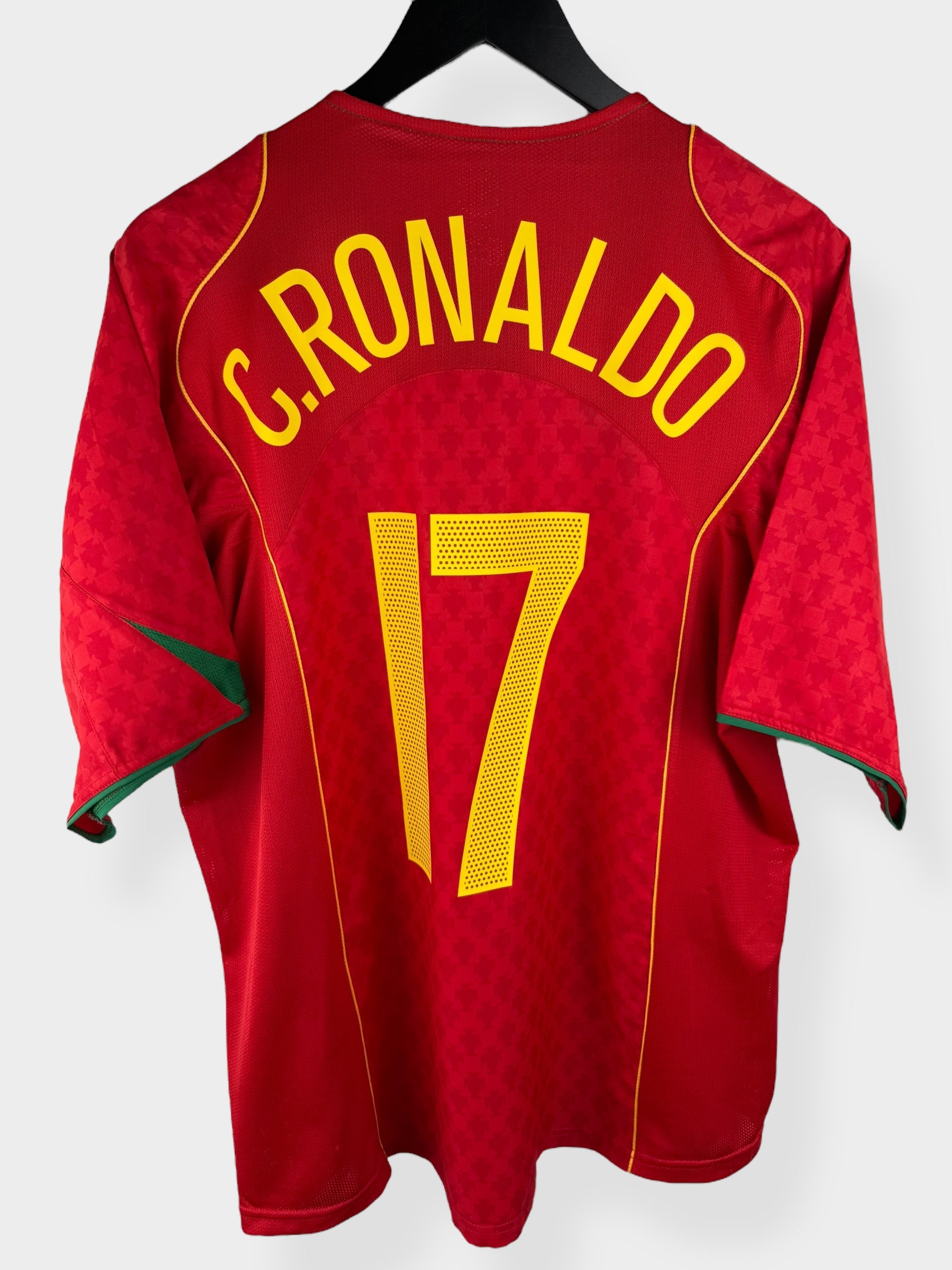 2004-06 PORTUGAL HEIMTRIKOT RONALDO #17 L