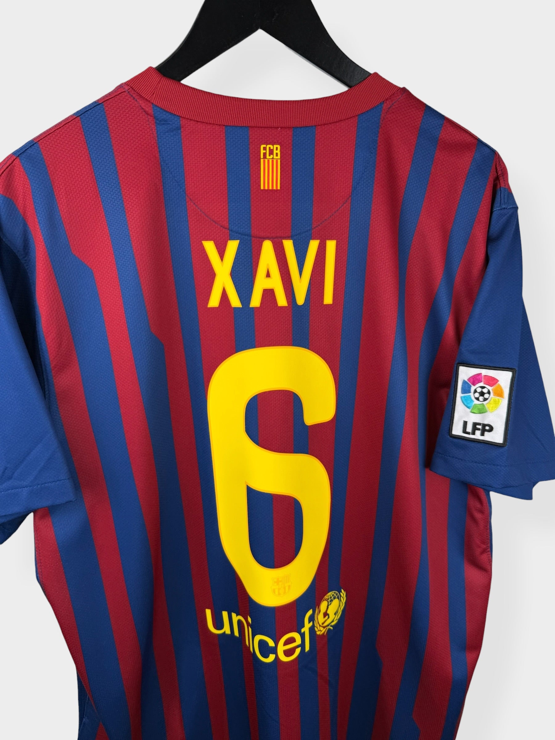 2011-12 BARCELONA HOME SHIRT XAVI #6 XL
