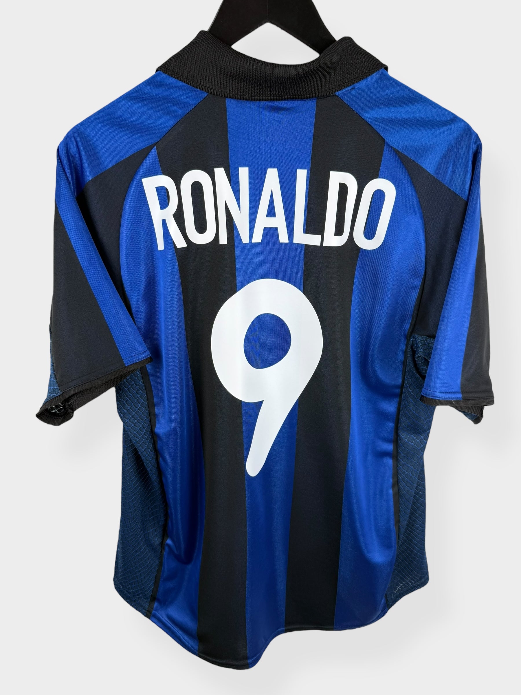 2001-02 INTER MILAN HOME SHIRT RONALDO #9 M - Authentic Football Club