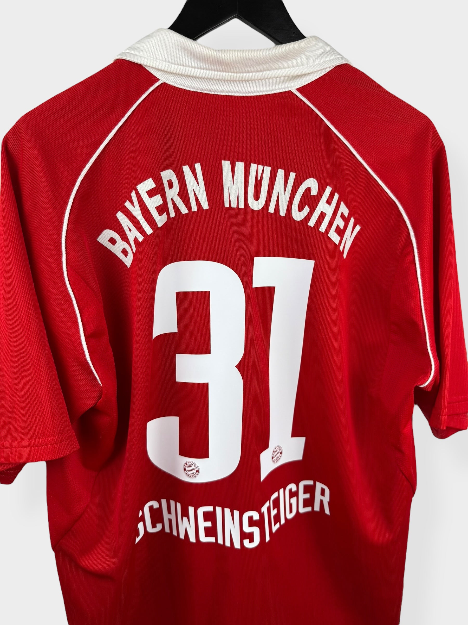2005-06 BAYERN MUNICH HOME SHIRT SCHWEINSTEIGER #31 L