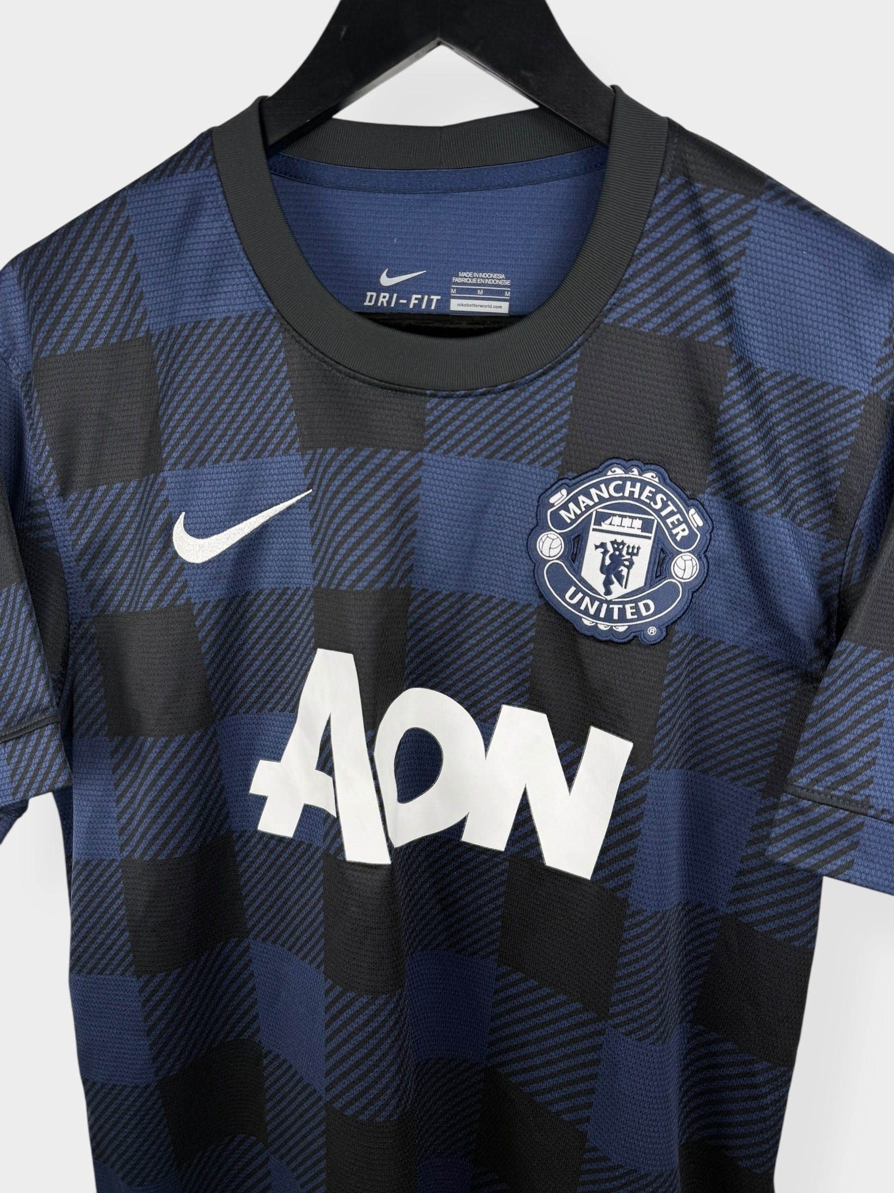 2013-14 MANCHESTER UNITED UITSHIRT CARRICK #16 M