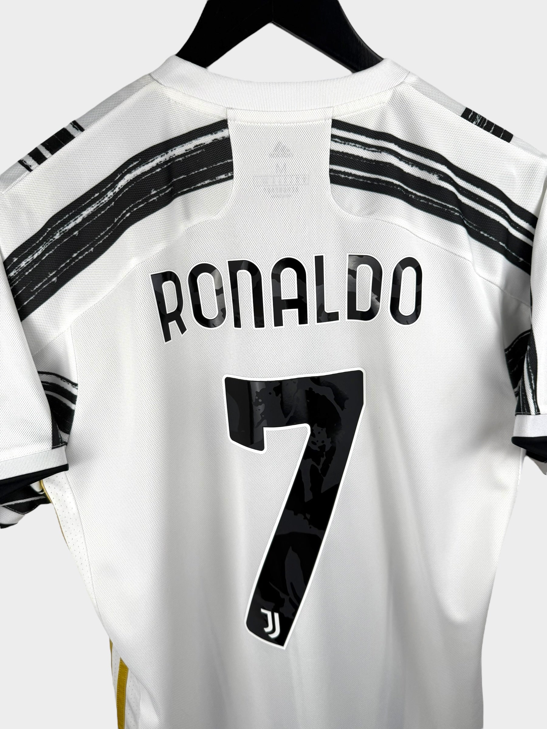 2020-21 JUVENTUS HOME SHIRT RONALDO #7 M
