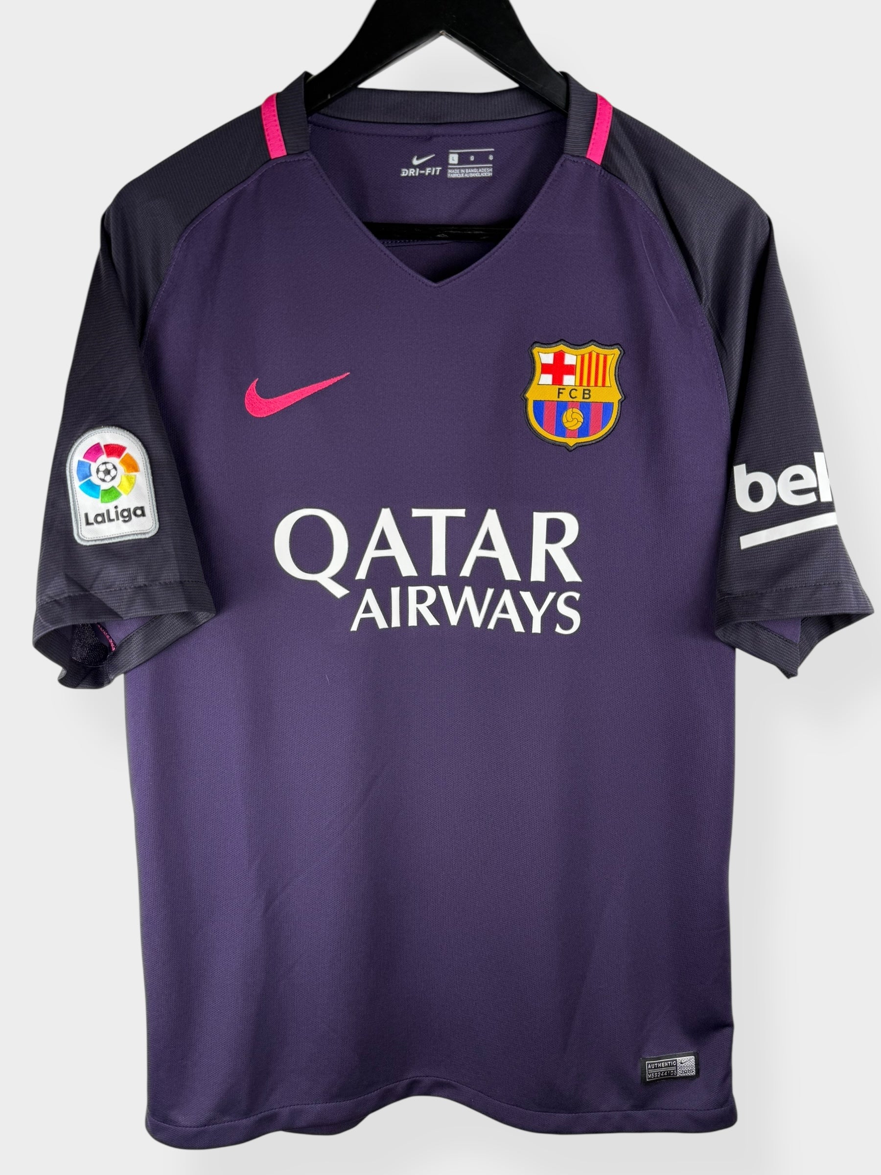 2016-17 BARCELONA AWAY SHIRT SUAREZ #9 L
