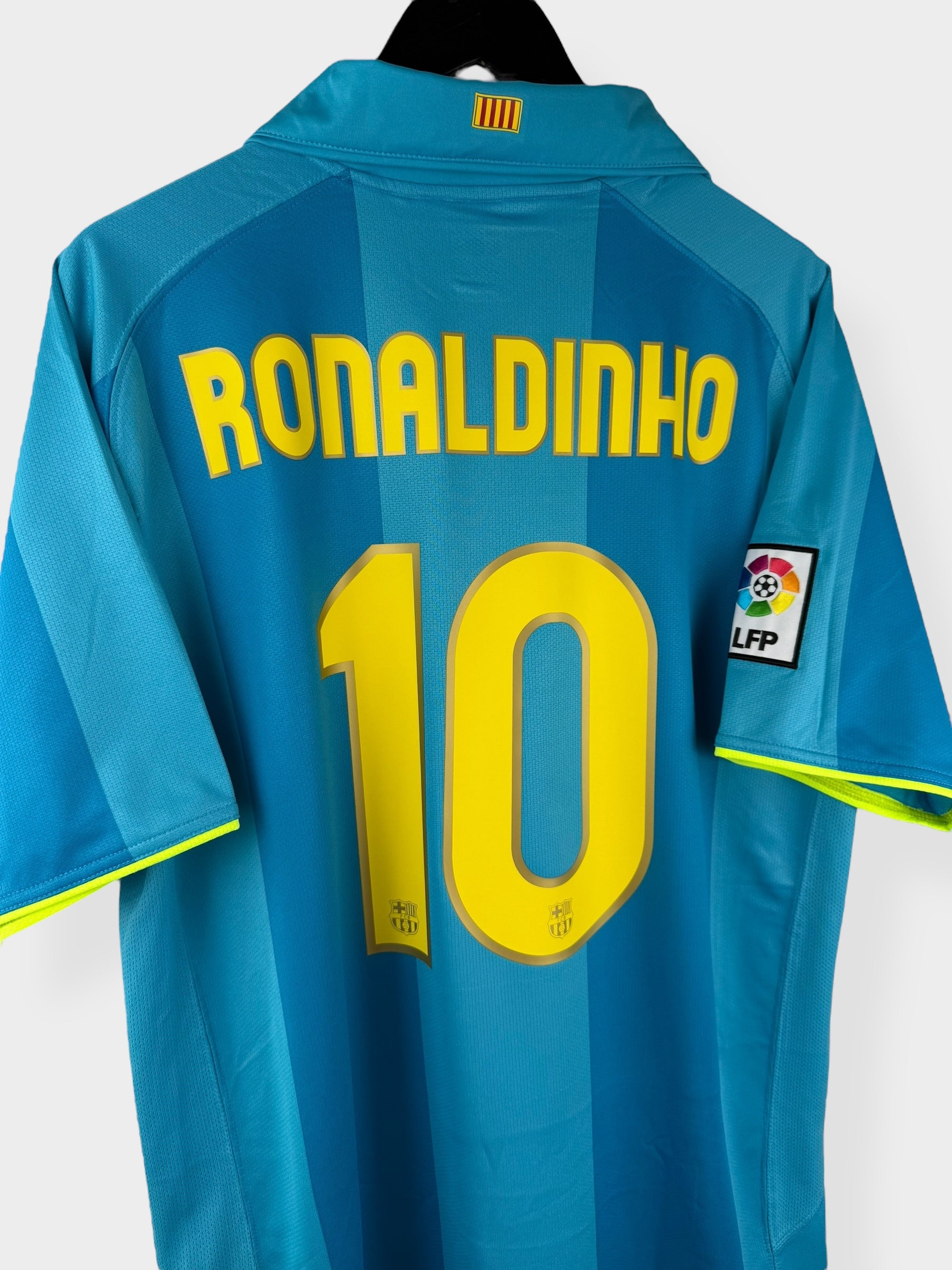 2007-08 BARCELONA UITSHIRT RONALDINHO #10 XL