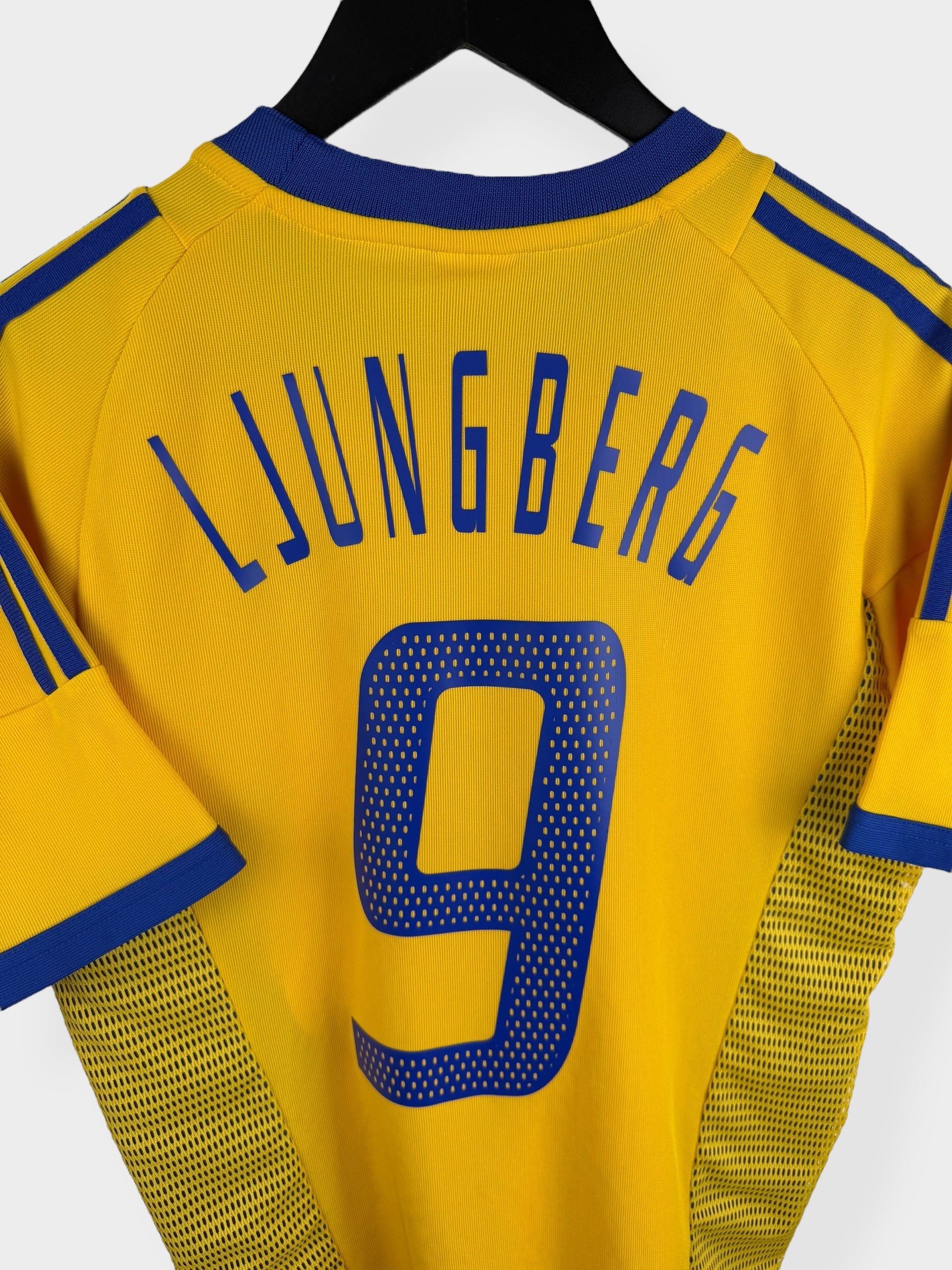 2002-03 SWEDEN HOME SHIRT LJUNGBERG #9 S - Authentic Football Club