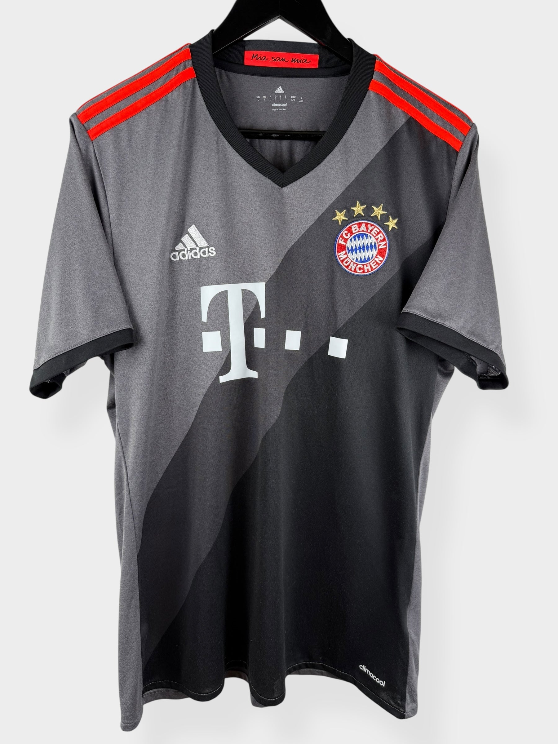 2016-17 BAYERN MUNICH UITSHIRT COSTA #11 L