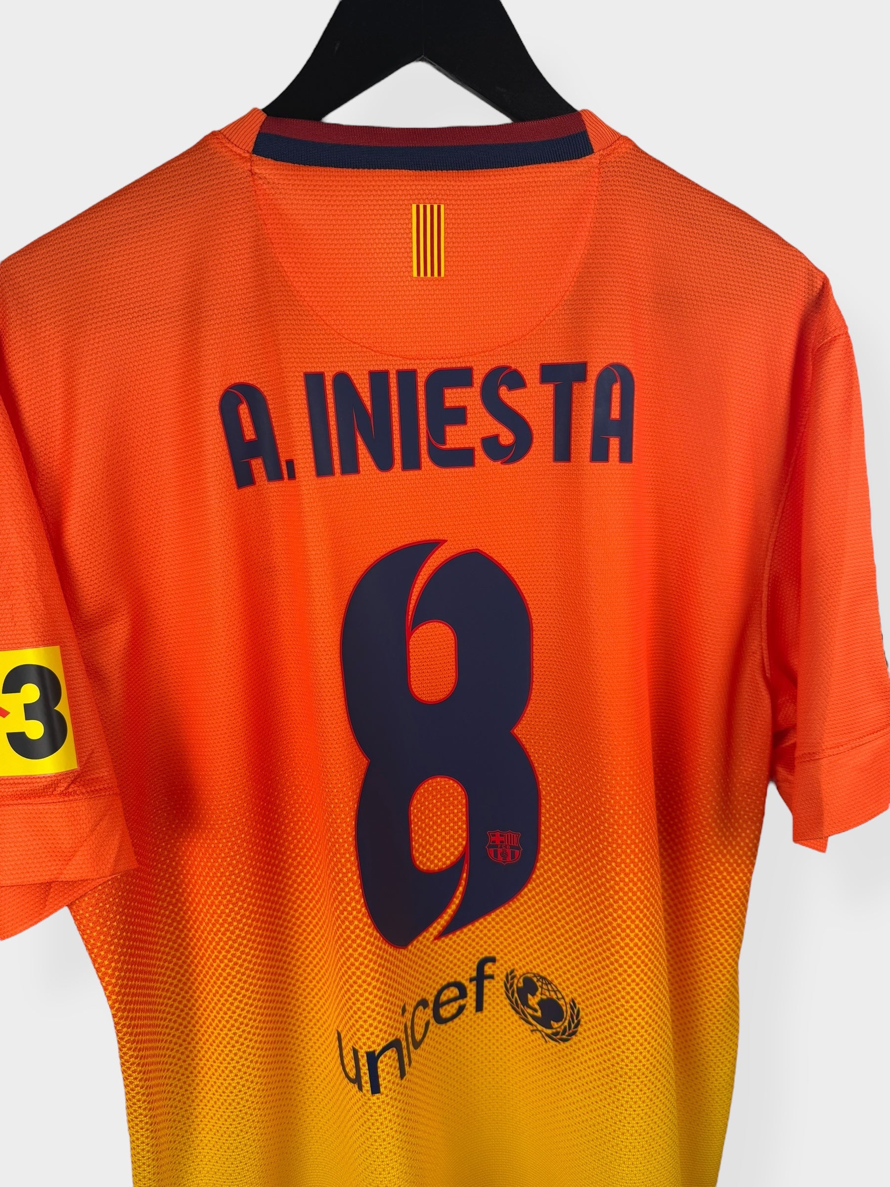 2012-13 BARCELONA AWAY SHIRT INIESTA #8 L