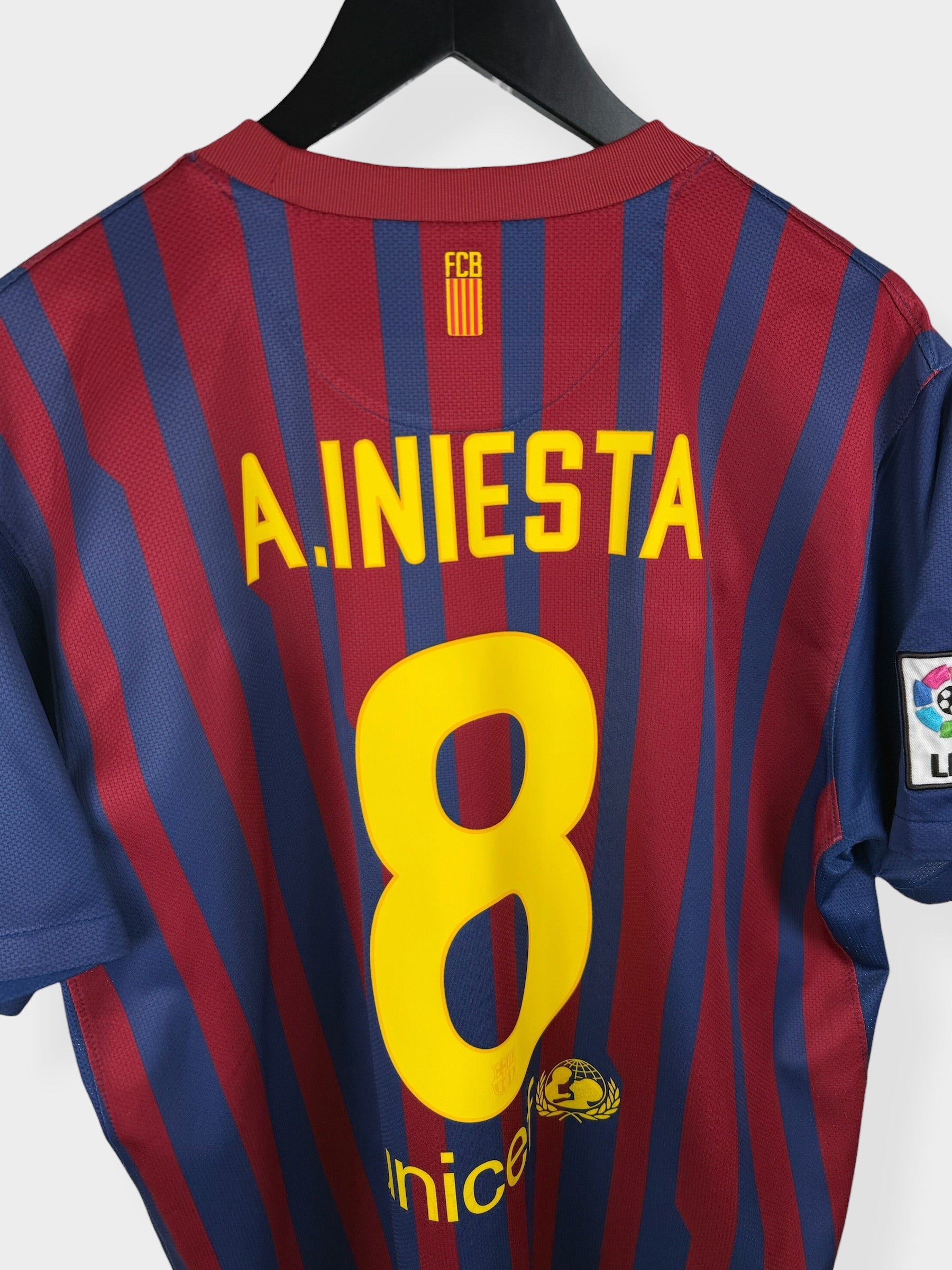 2011-12 BARCELONA HOME SHIRT INIESTA #8 XL