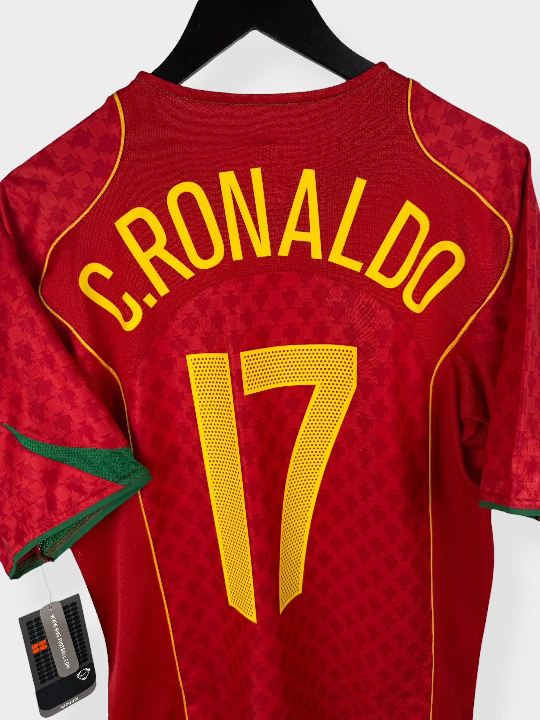 2004-06 PORTUGAL HOME SHIRT C. RONALDO #17 M