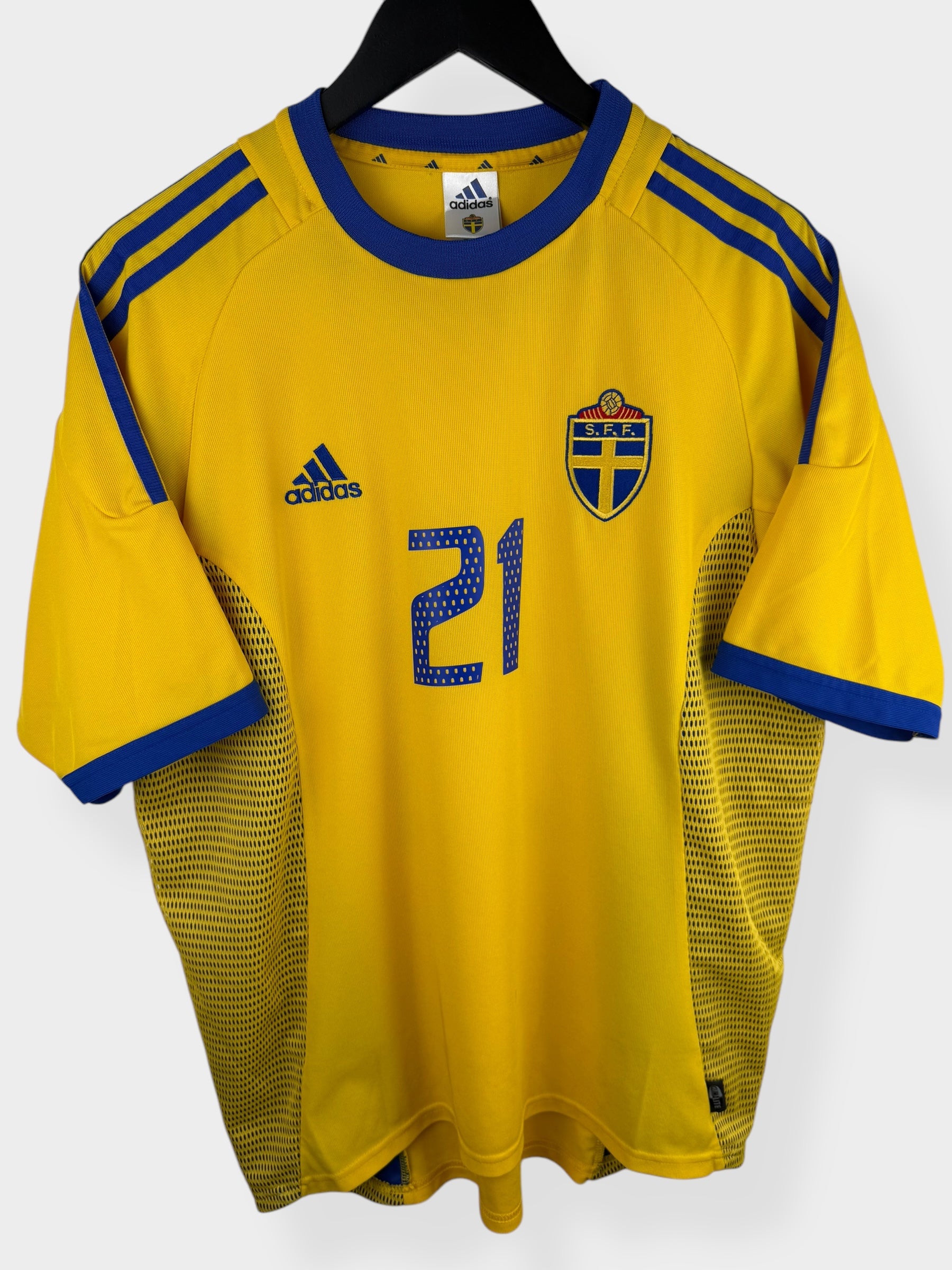 2002-03 SWEDEN HOME SHIRT IBRAHIMOVIC # L