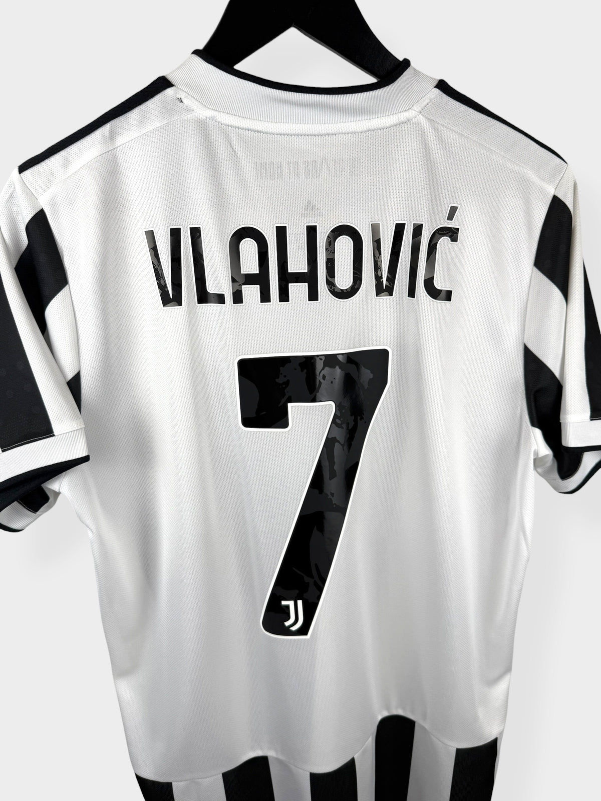 2021-22 JUVENTUS HOME SHIRT VLAHOVIC #7 M