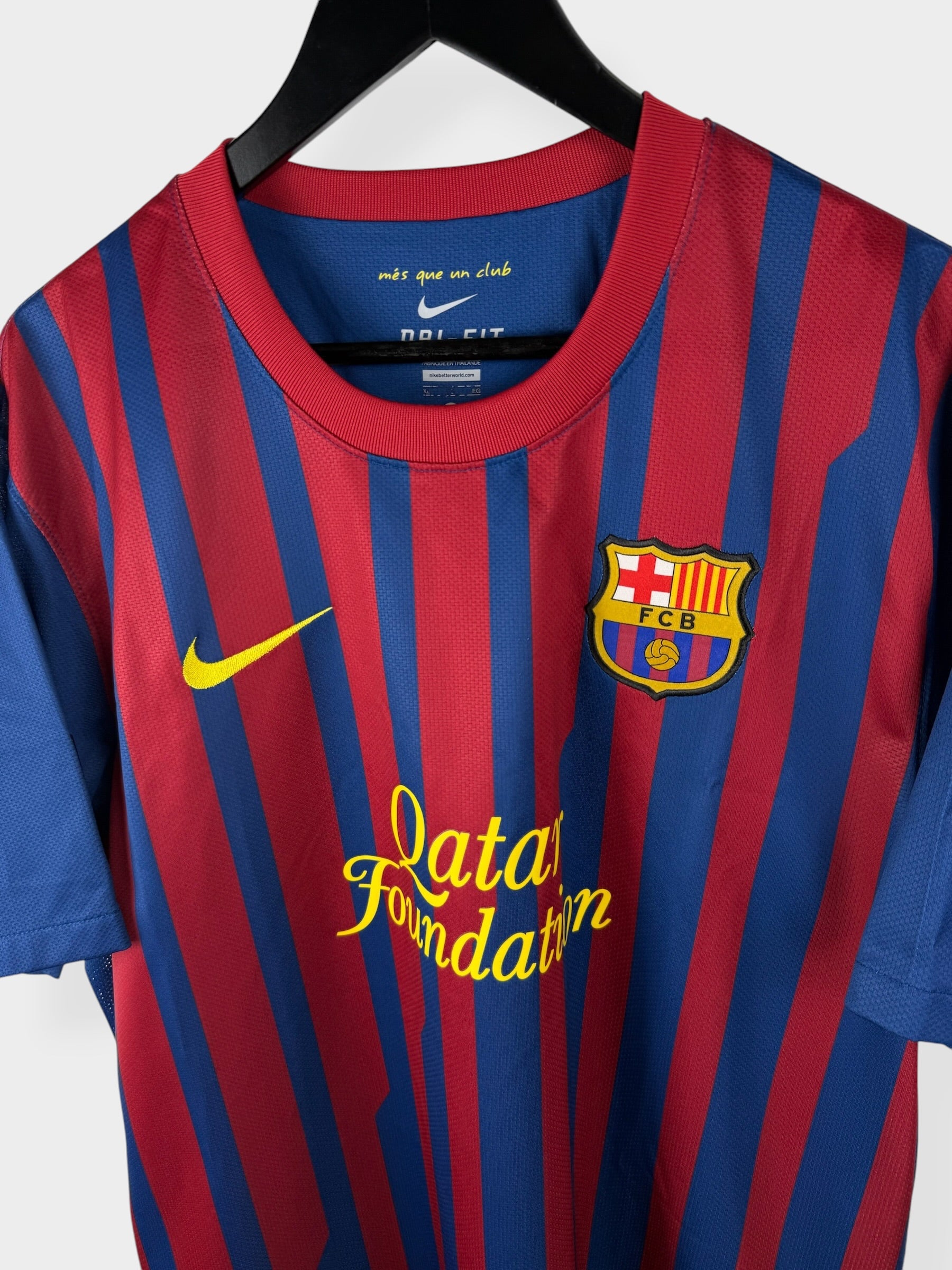 2011-12 BARCELONA HOME SHIRT INIESTA #8 XL