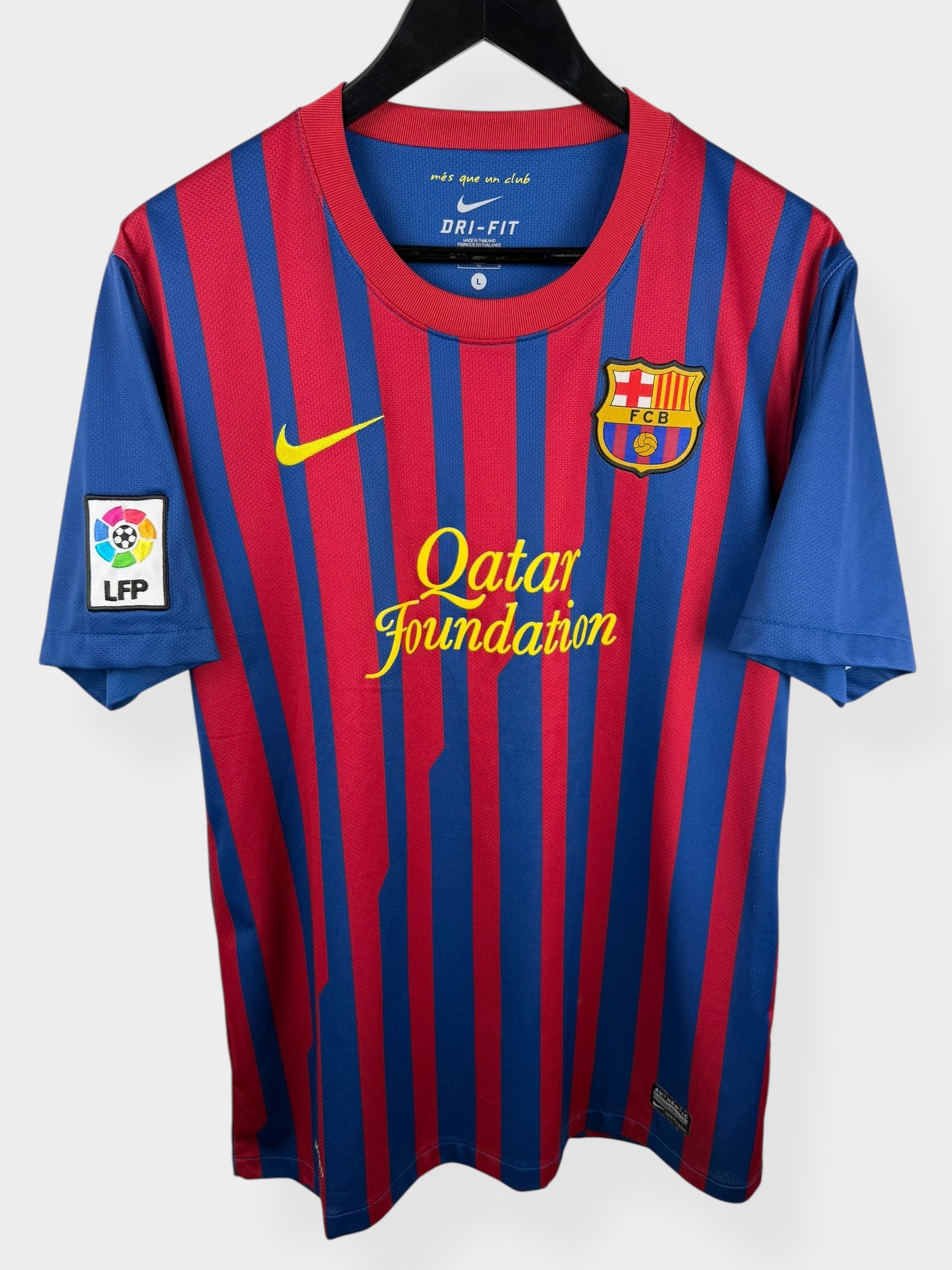 2011-12 BARCELONA THUISSHIRT INIESTA #8 L