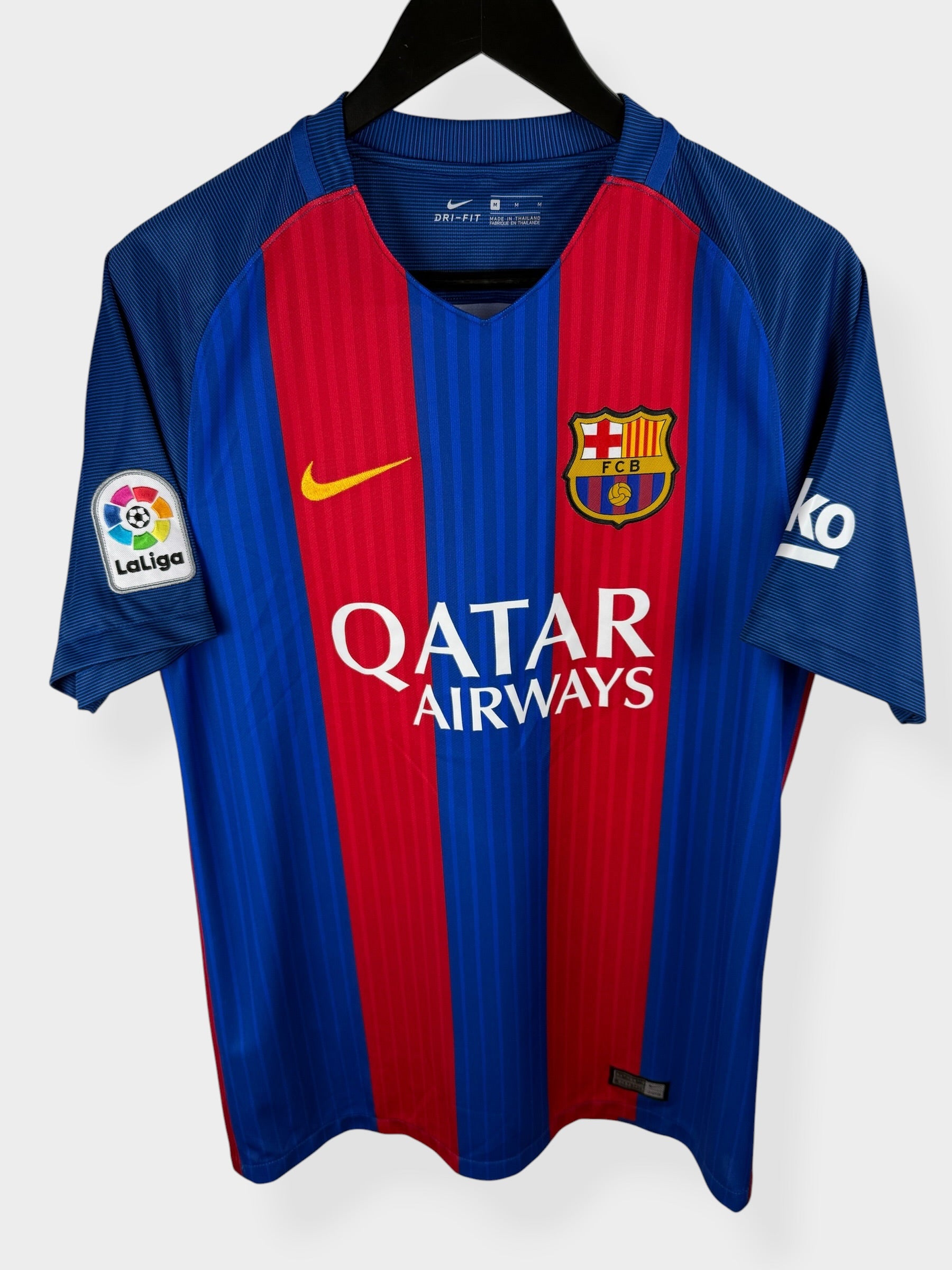 2016-17 BARCELONA HOME SHIRT SUAREZ #9 M