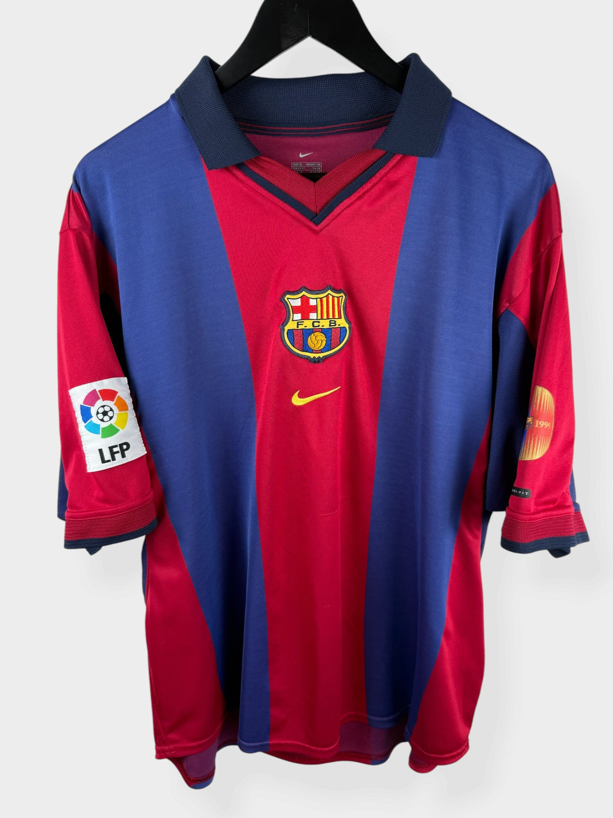 2000-01 BARCELONA HOME SHIRT KLUIVERT #9 XL - Authentic Football Club