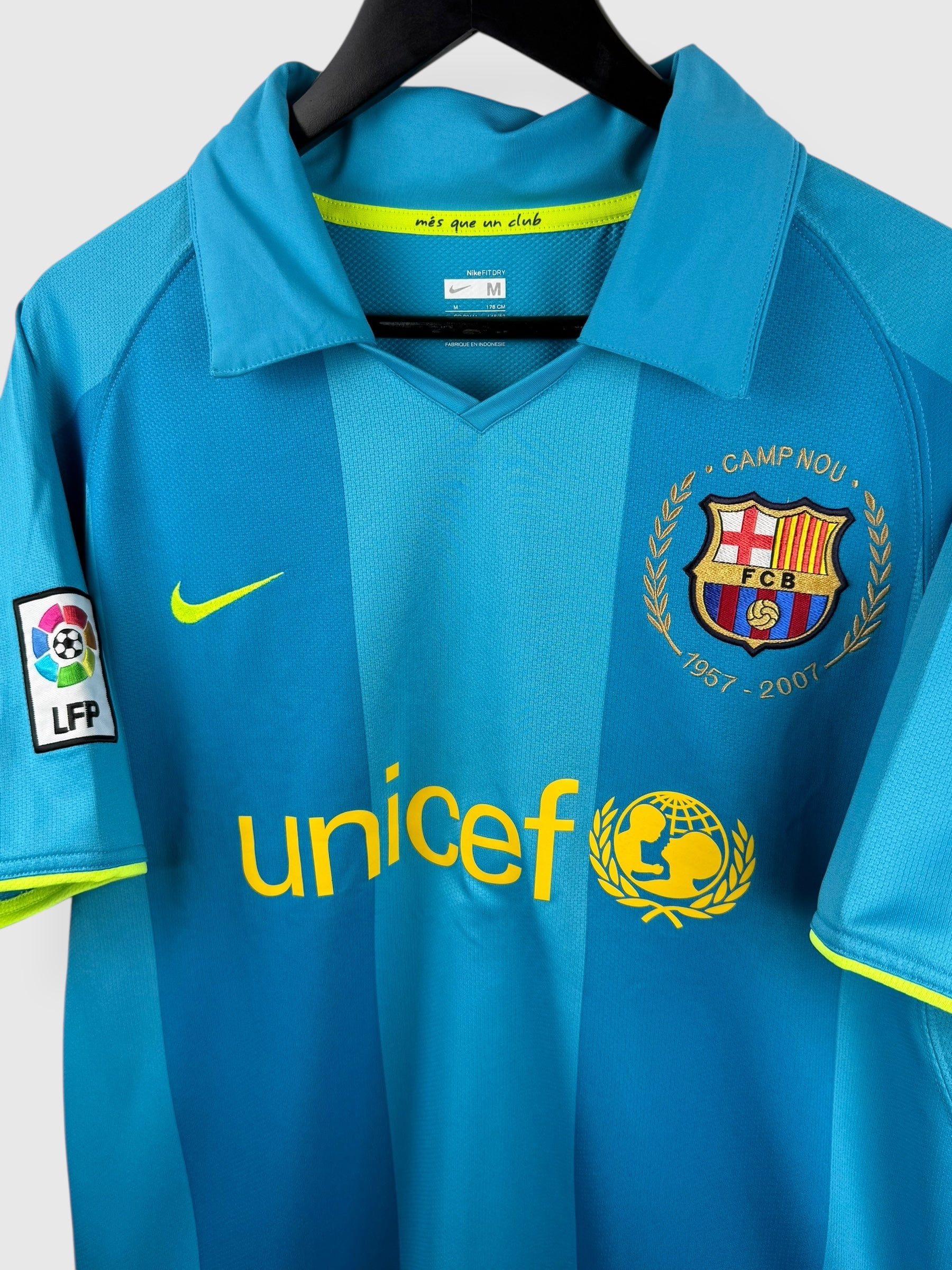 2007-08 BARCELONA AWAY SHIRT MESSI #19 M