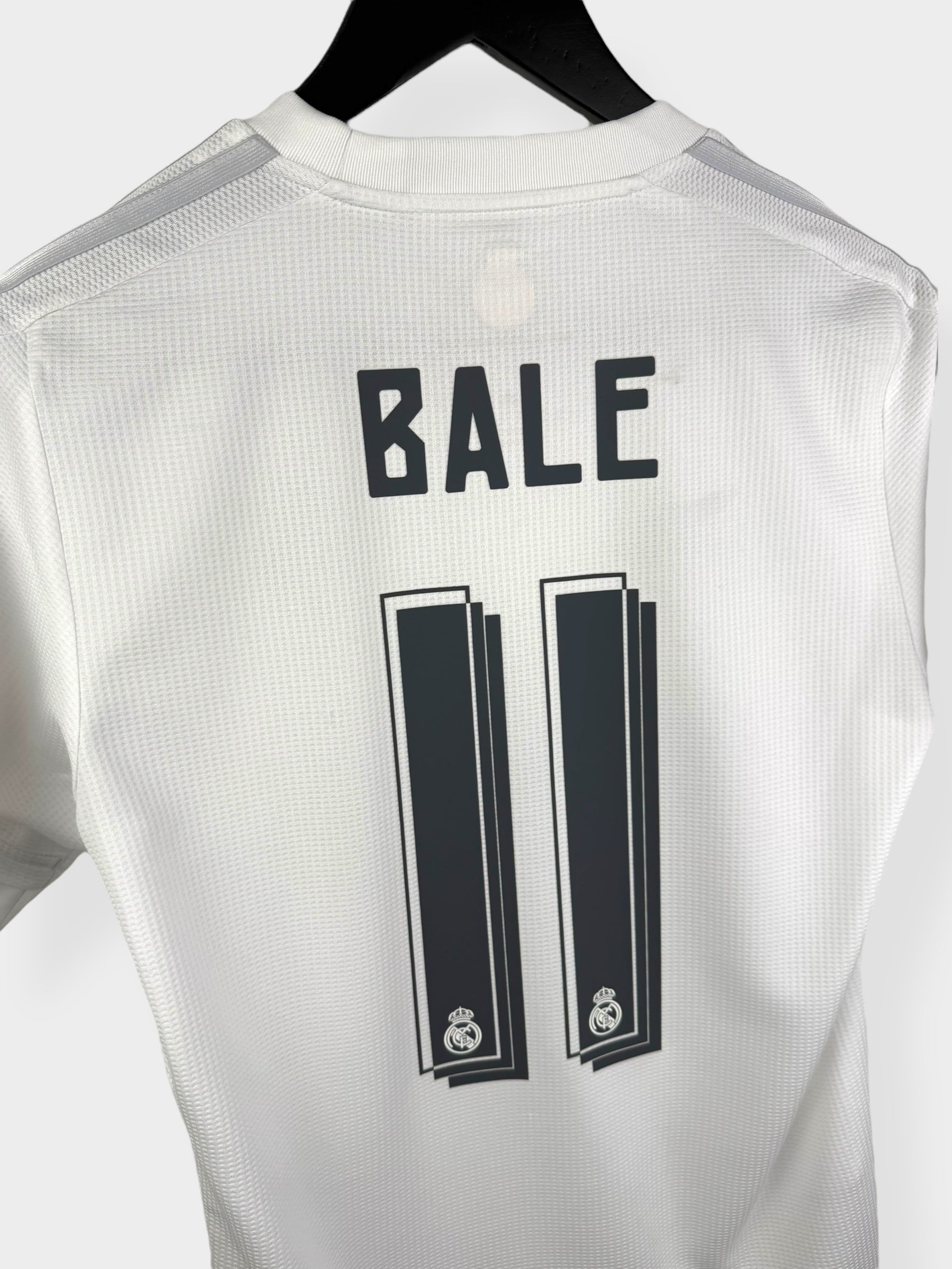 2015-16 REAL MADRID HOME SHIRT BALE #11 S