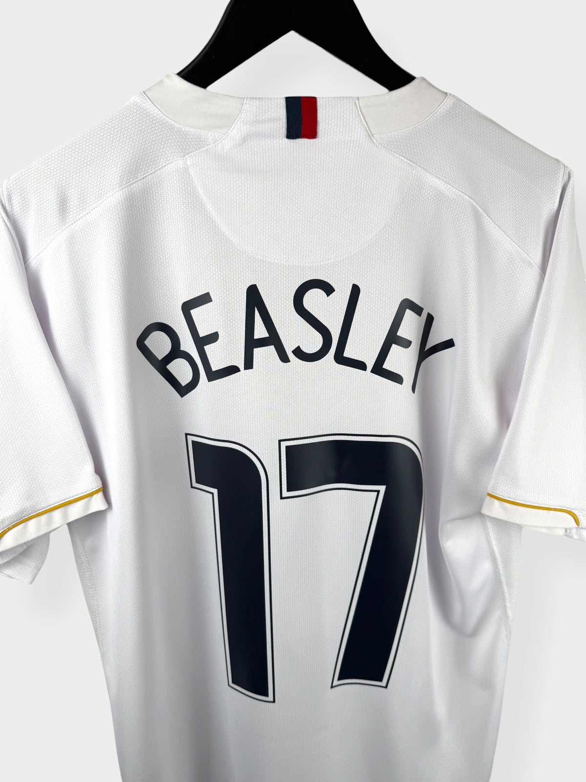2006-07 USA THUISSHIRT BEASLEY #17 L