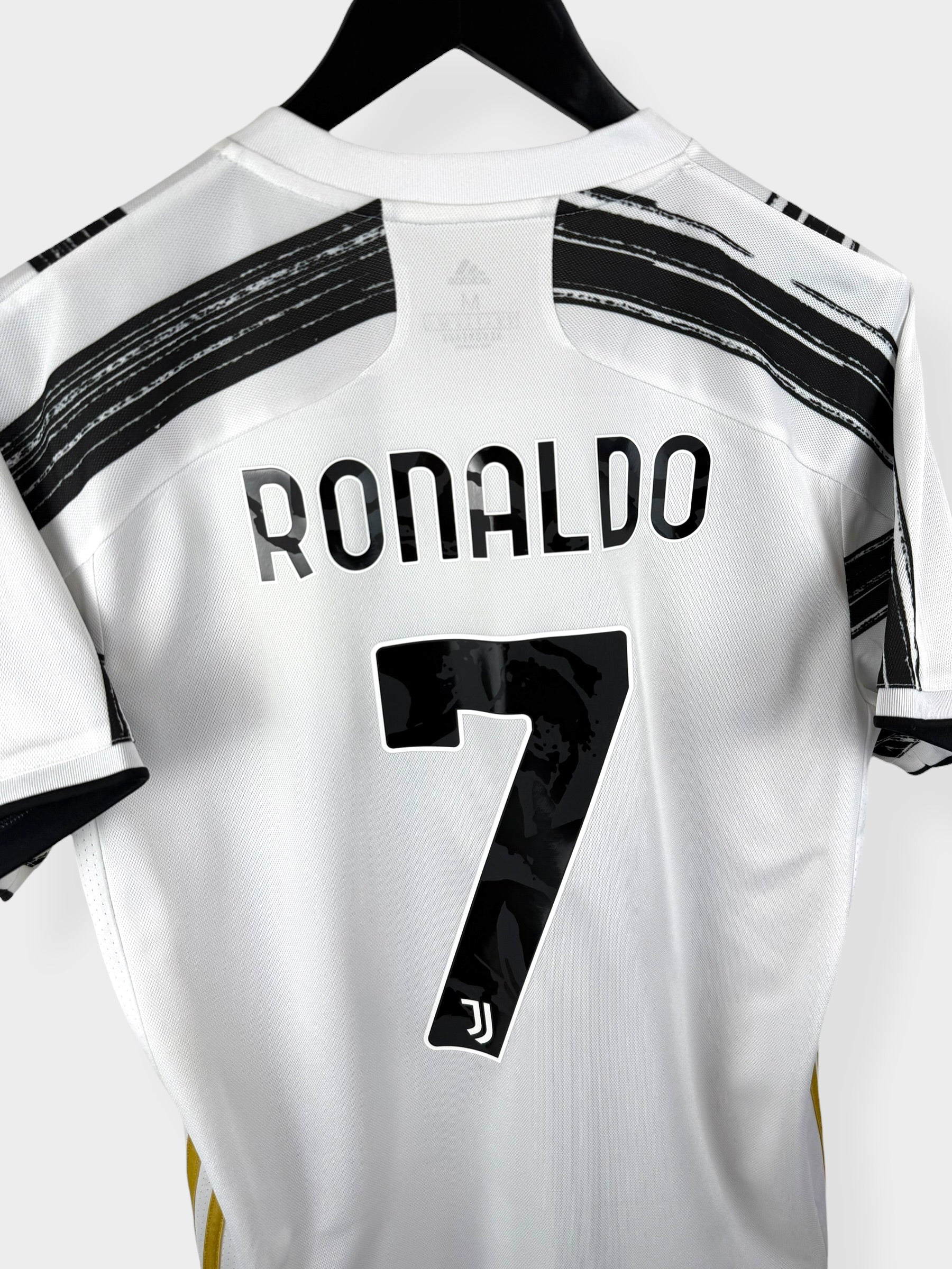 2020-21 JUVENTUS HOME SHIRT RONALDO #7 M