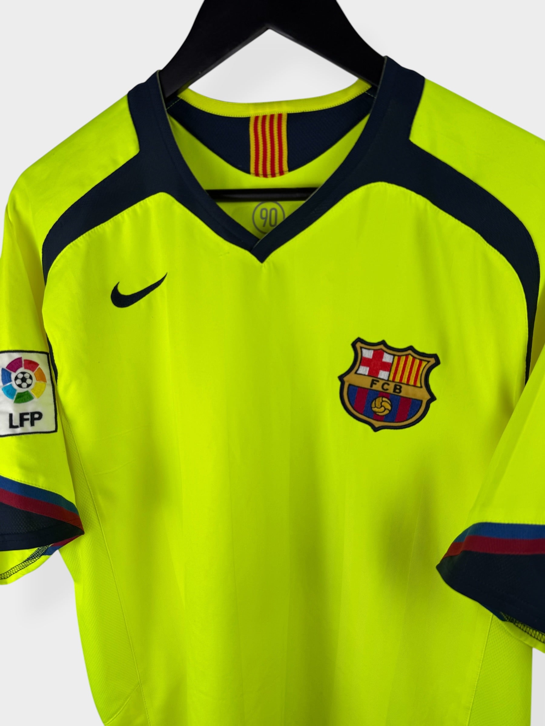 2005-06 BARCELONA AWAY SHIRT RONALDINHO #10 L