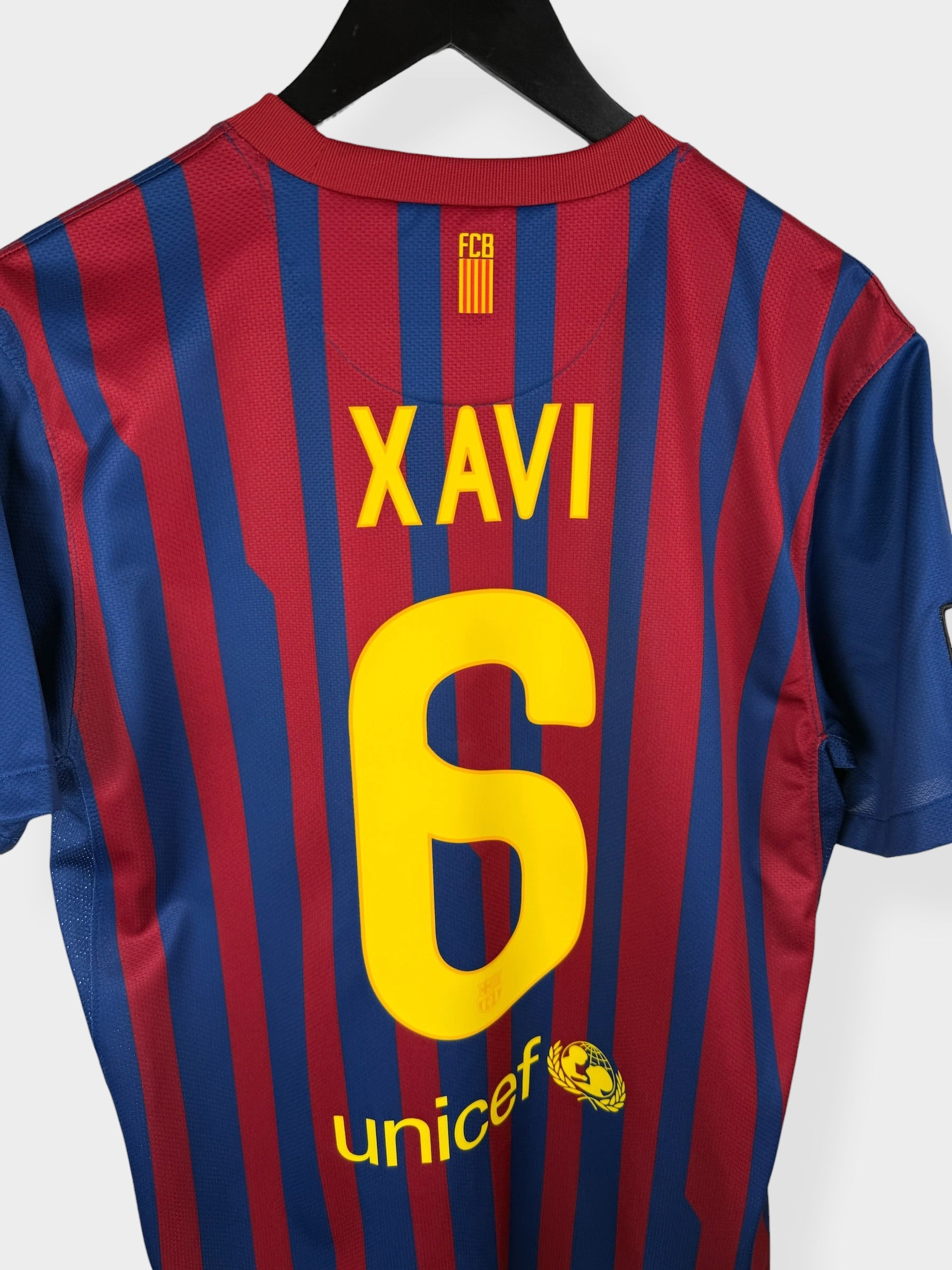 2011-12 BARCELONA HOME SHIRT XAVI #6 M