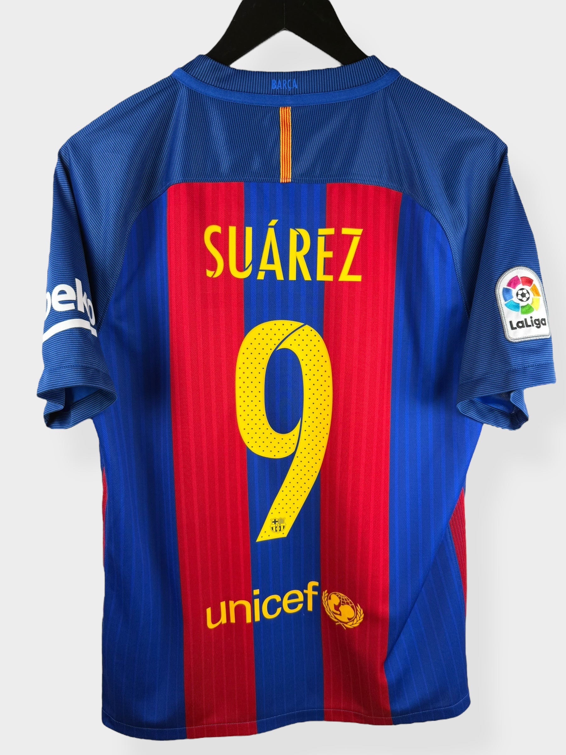 2016-17 BARCELONA THUISSHIRT SUAREZ #9 M