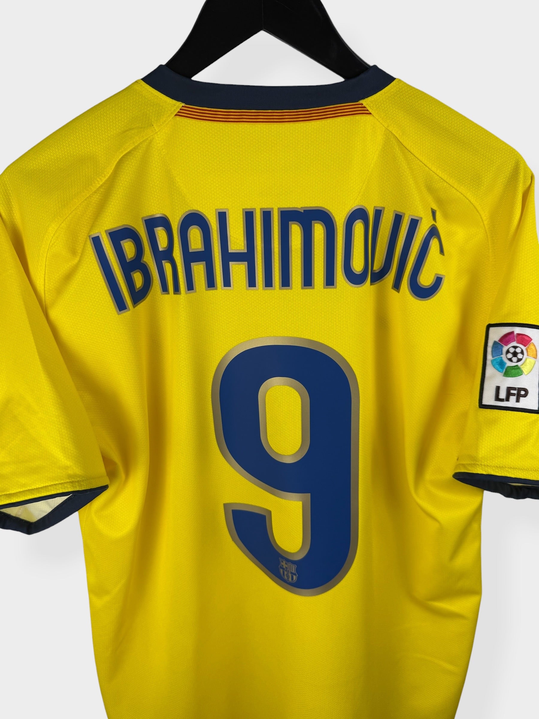 2008-10 BARCELONA AWAY SHIRT IBRAHIMOVIC #9 M