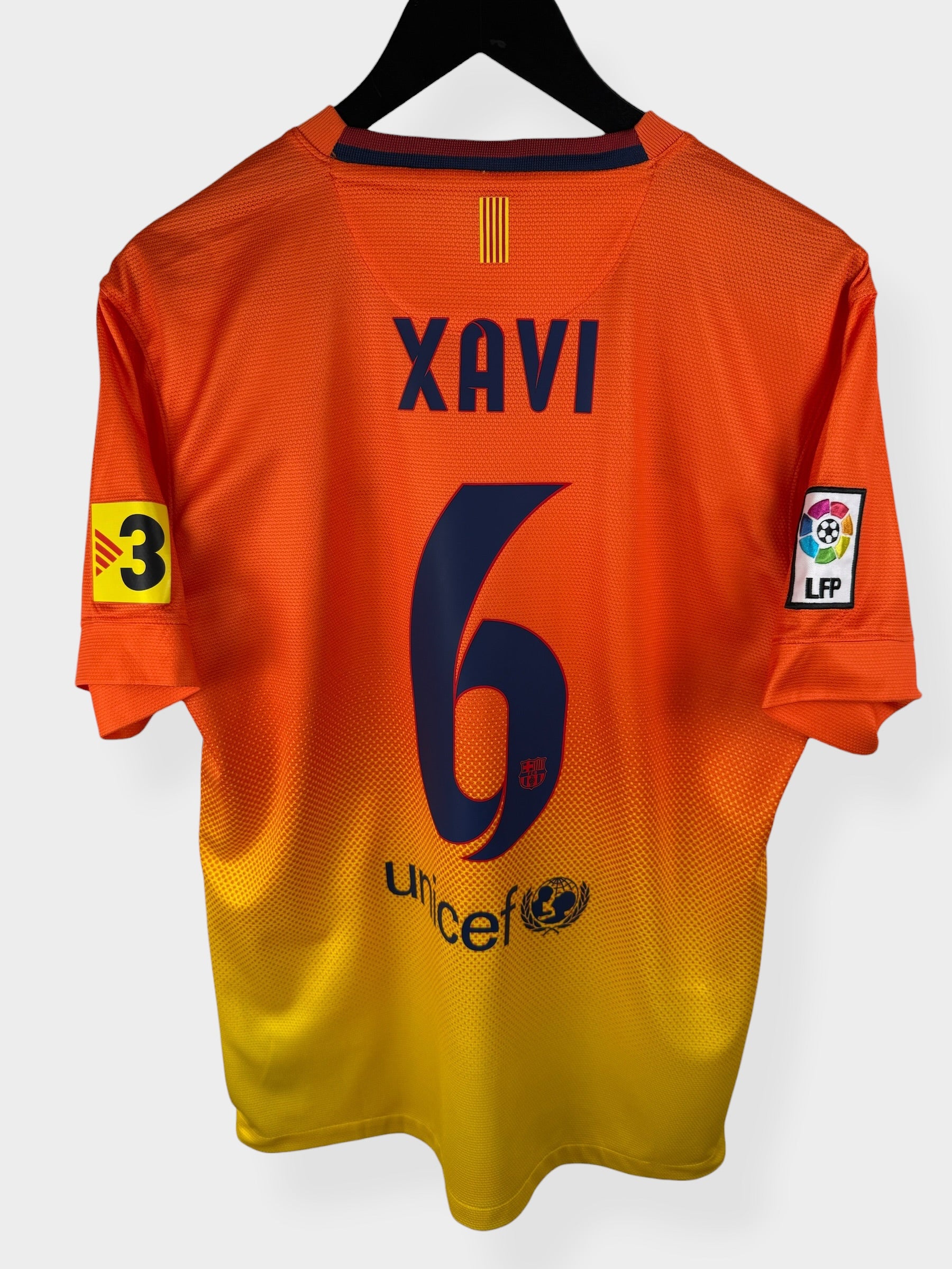 MAILLOT EXTÉRIEUR DE BARCELONE 2012-13 XAVI #6 M