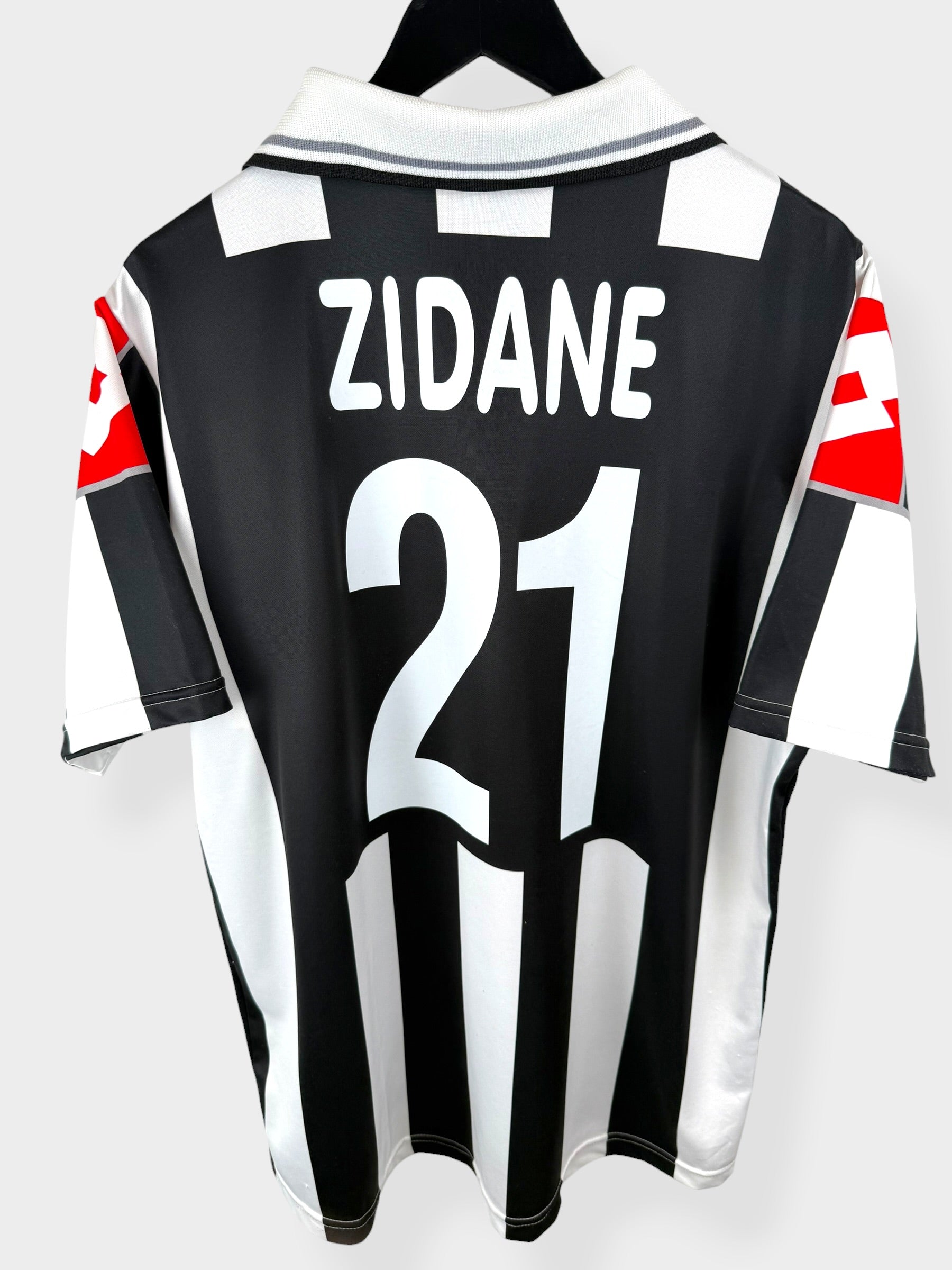 2000-01 JUVENTUS THUISSHIRT ZIDANE #21 L