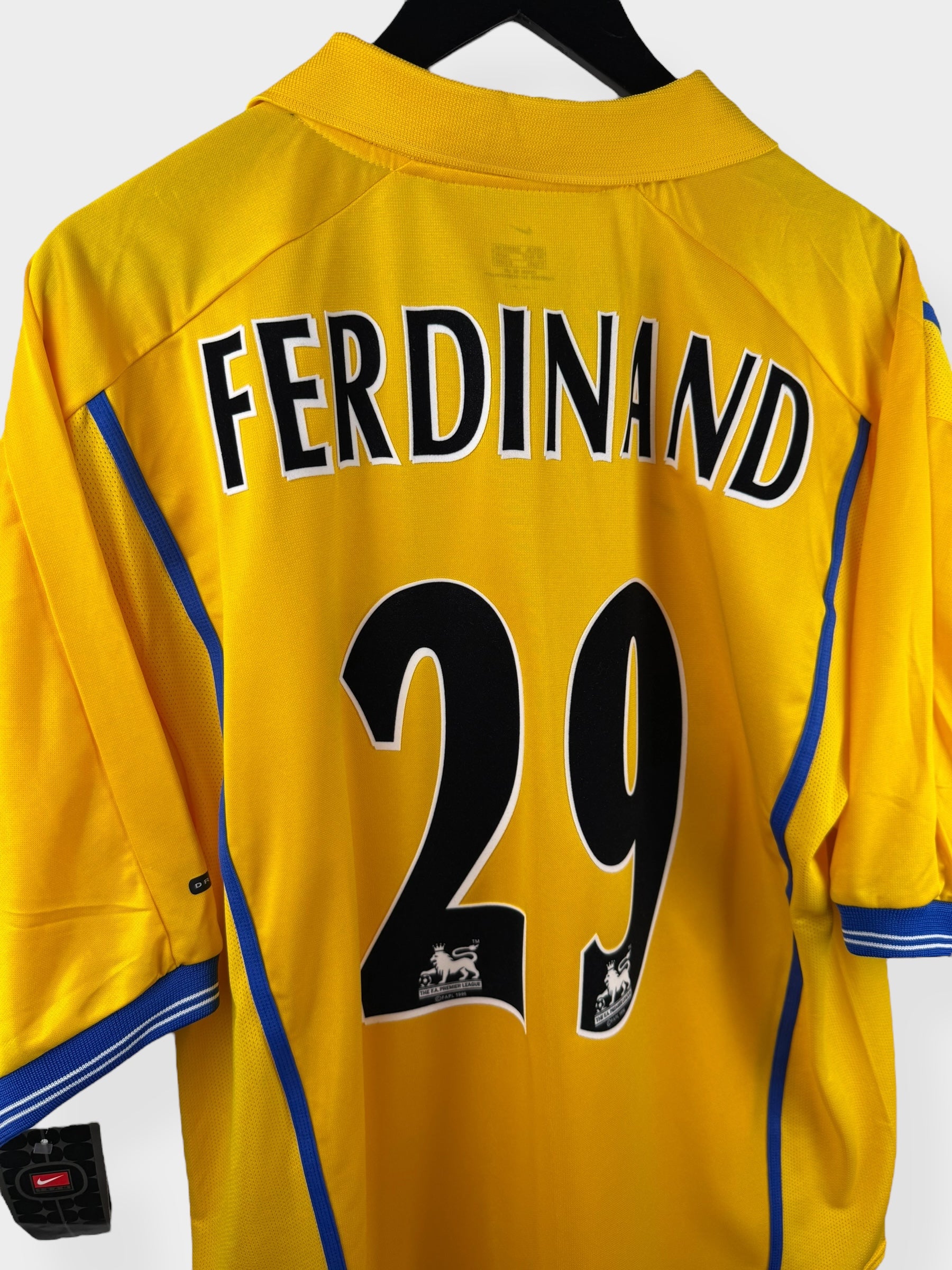 2000-02 LEEDS UNITED UITSHIRT FERDINAND #29 XL